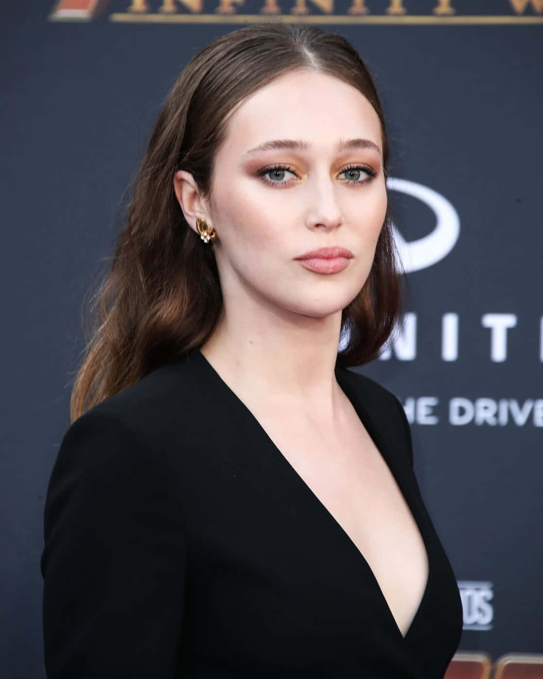 Alycia Debnam Carey, red carpet look, black dress, HD Phone Wallpaper