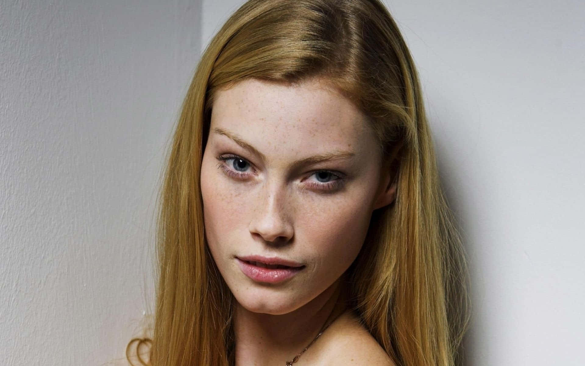 Alyssa Sutherland, long blonde hair, freckles, Full HD Desktop Wallpaper