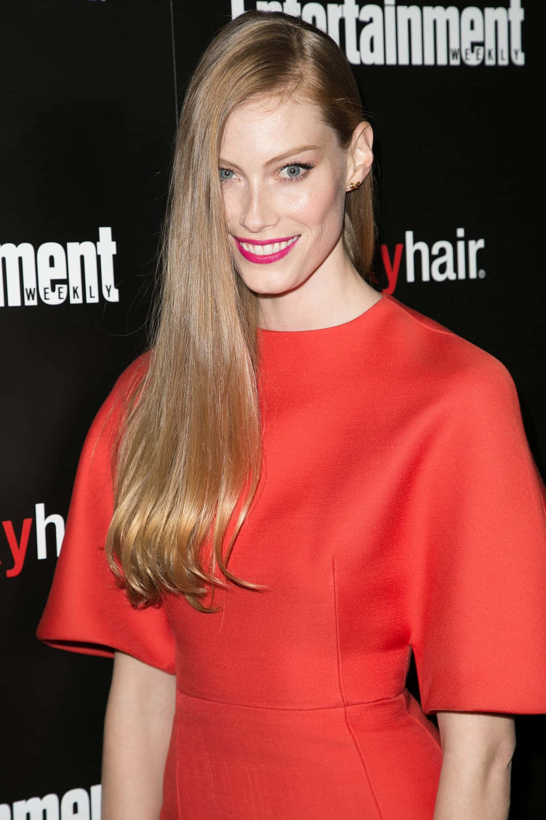 Alyssa Sutherland, red dress, Entertainment Weekly event, HD Phone Wallpaper