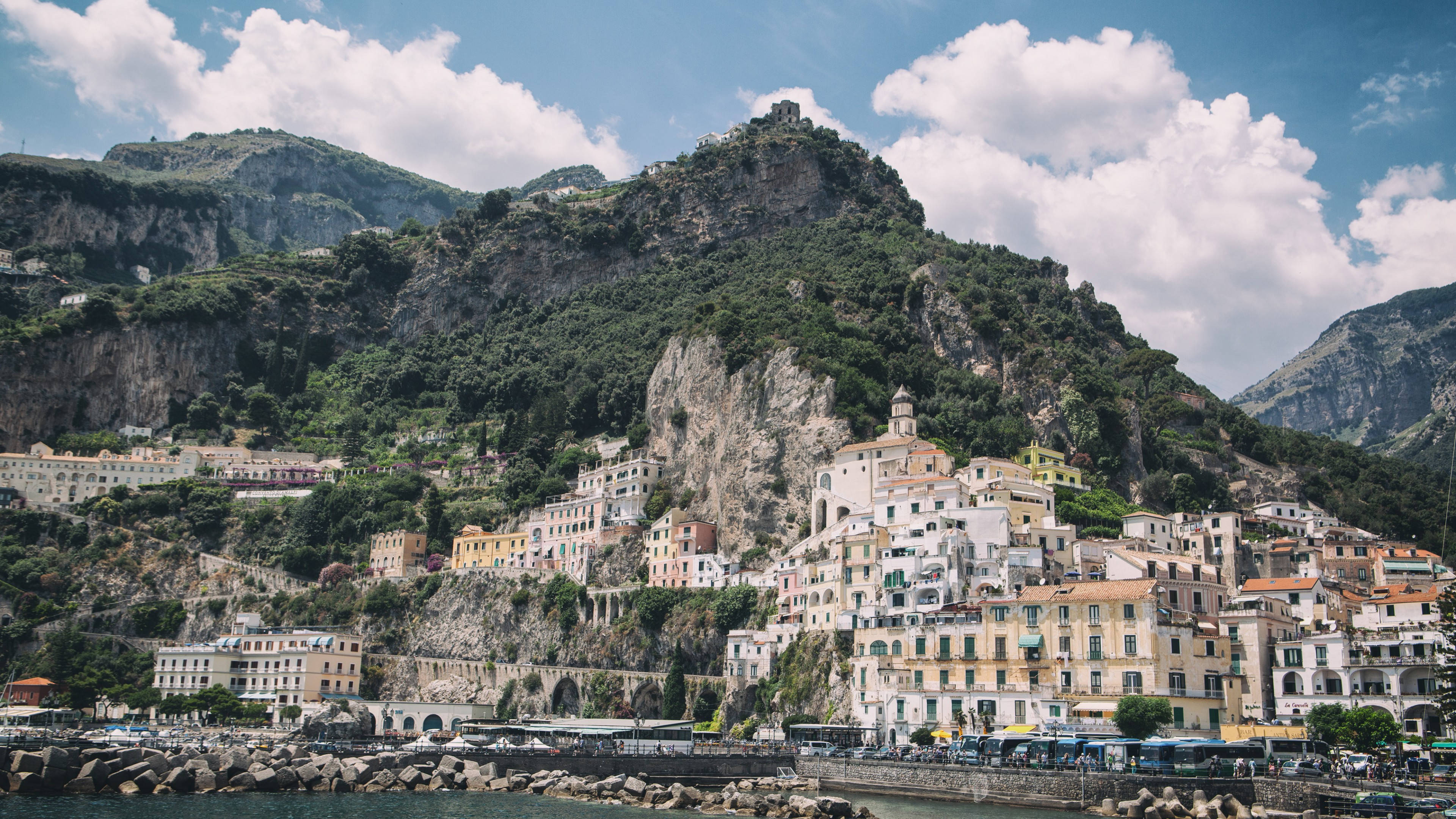 Amalfi Coast, cliffside village, pastel buildings, 4K Desktop Wallpaper
