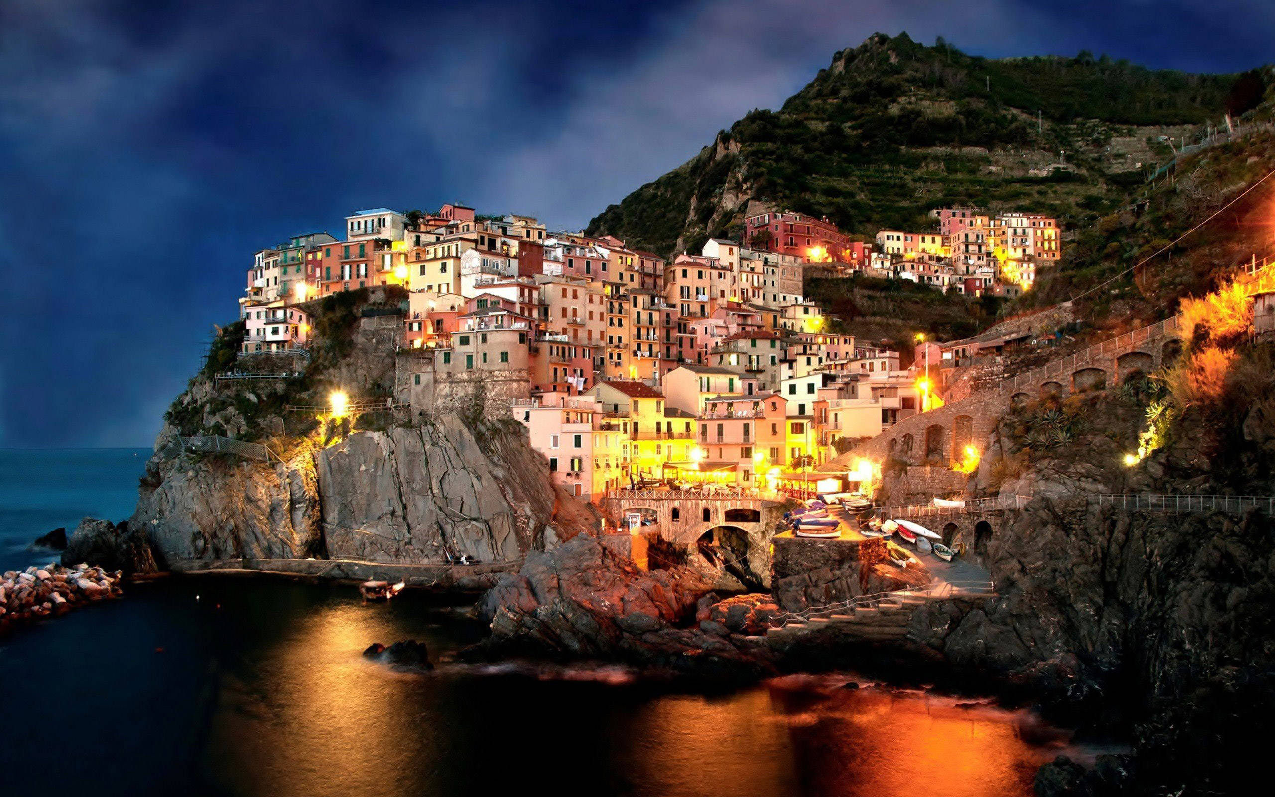 Amalfi Coast, cliffside village, colorful buildings, 2K Desktop Wallpaper