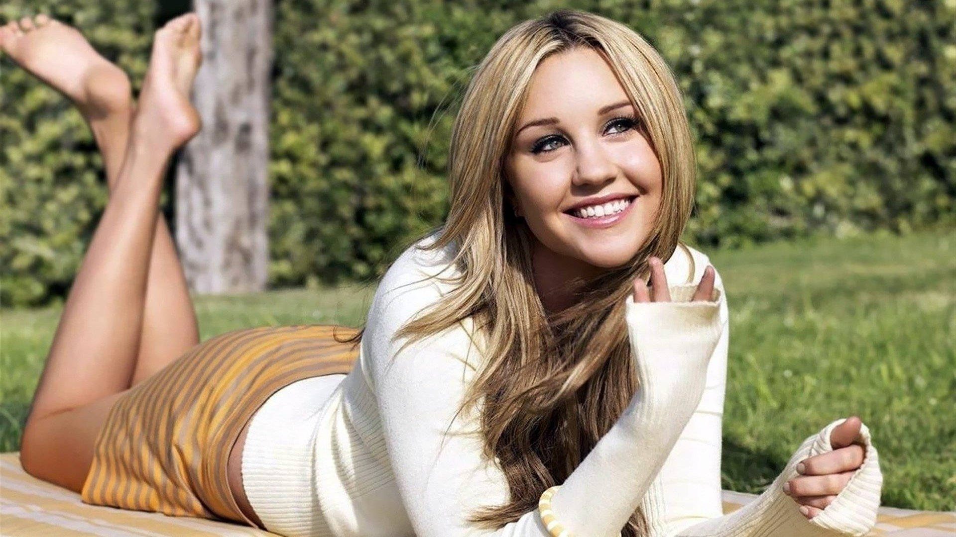 Amanda Bynes, blonde woman, cream sweater, Full HD Desktop Wallpaper