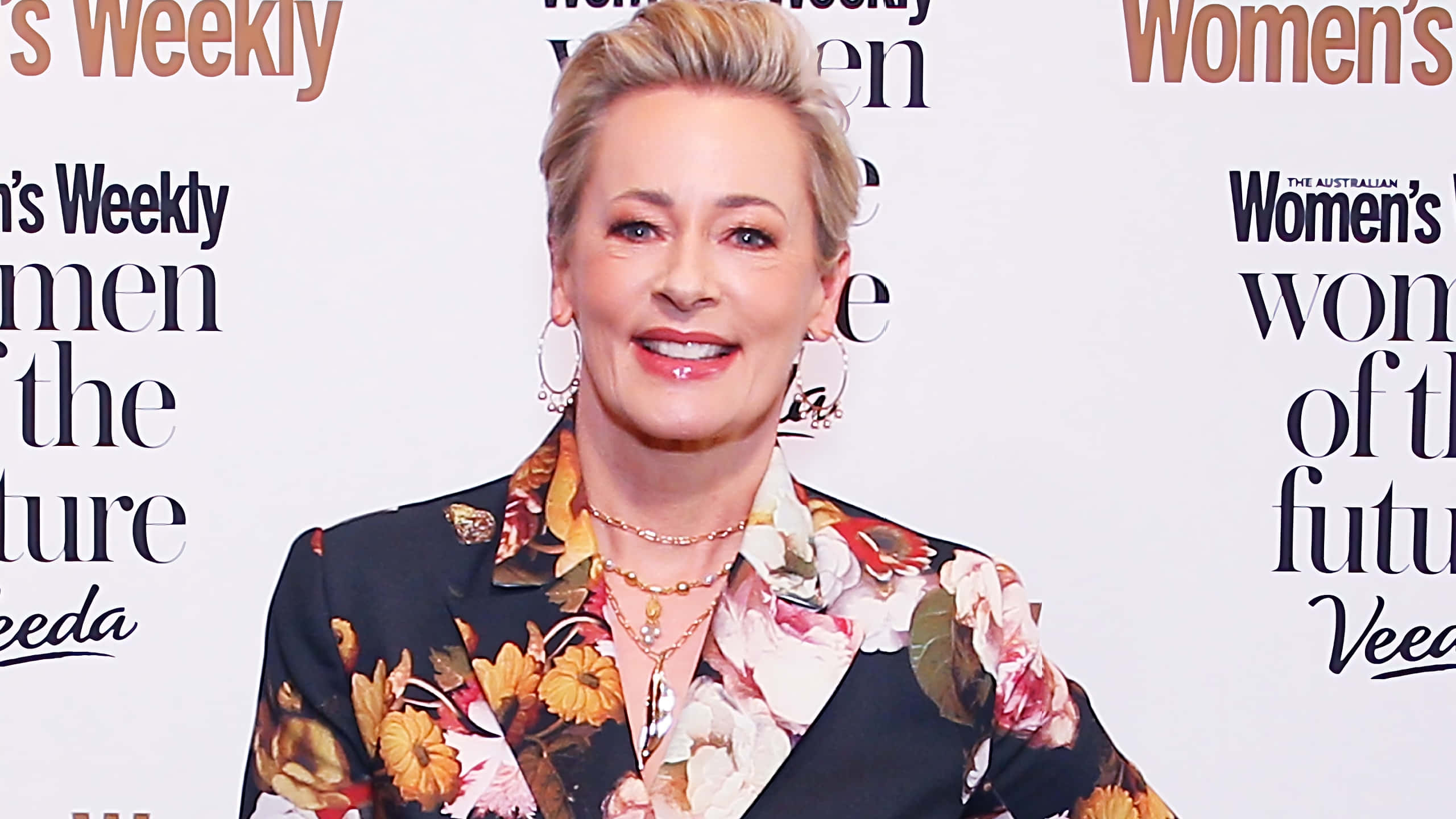 Amanda Keller, Women's Weekly event, floral blazer, 2K Desktop Wallpaper