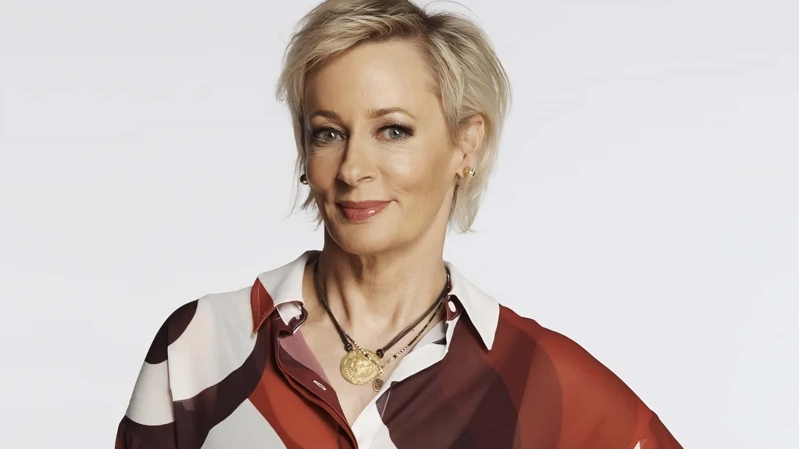 Amanda Keller, short blonde hair, bold red brown and white patterned blouse, HD Desktop Wallpaper
