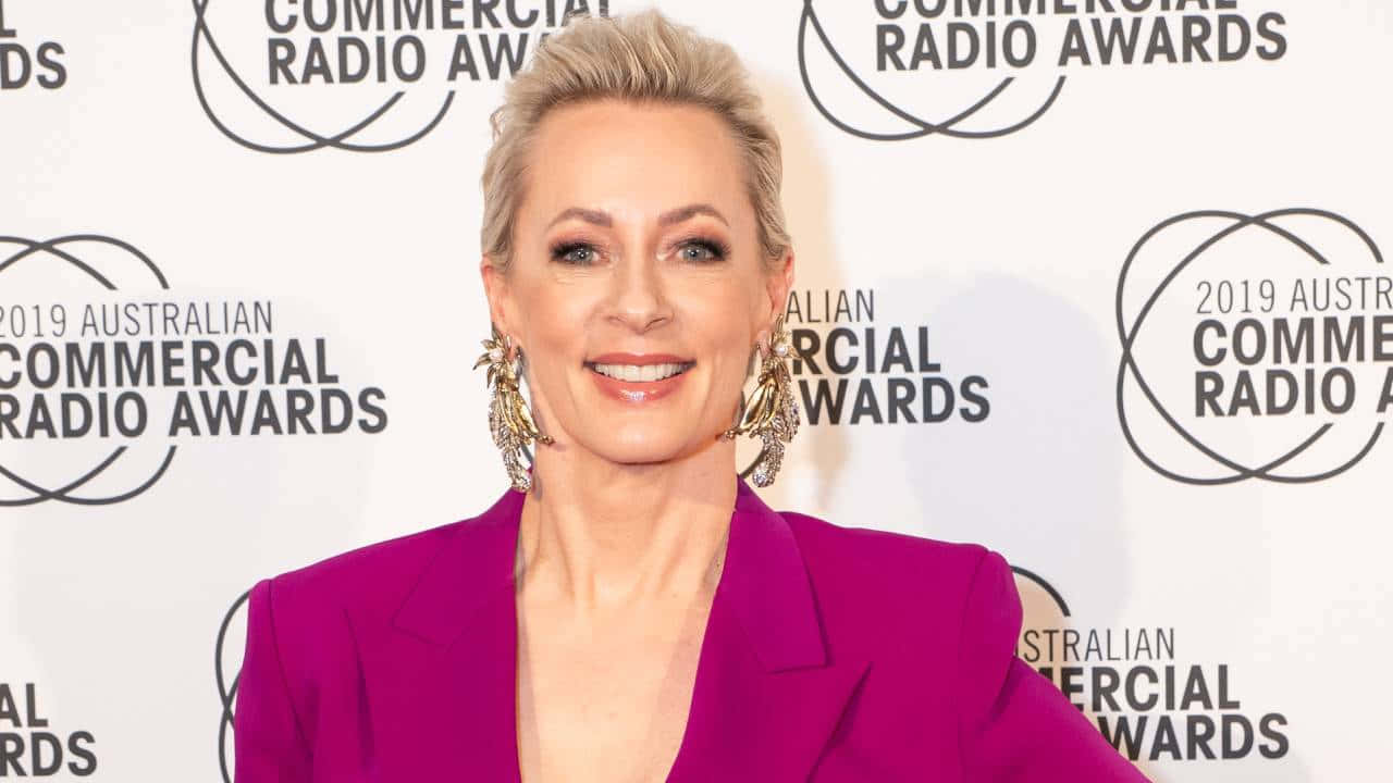 Amanda Keller, 2019 Australian Commercial Radio Awards, vibrant magenta blazer, HD Desktop Wallpaper