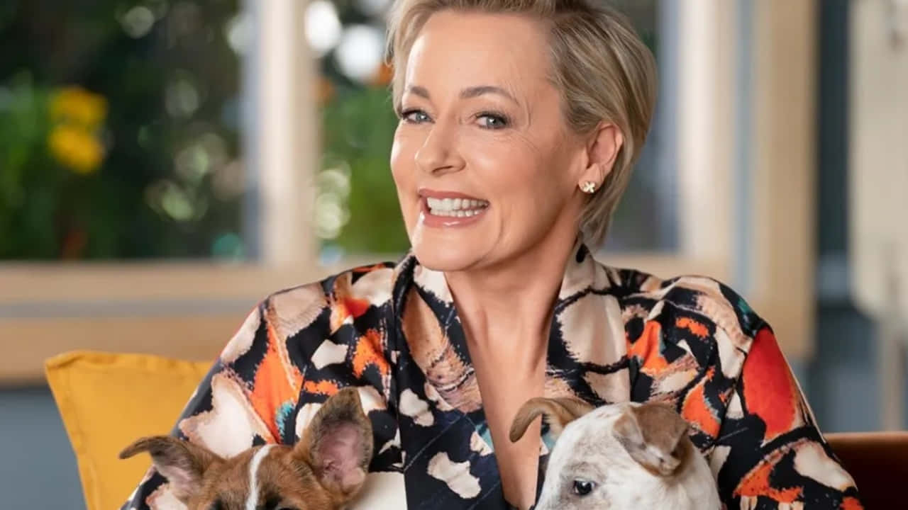Amanda Keller, short blonde hair, colorful patterned blouse, HD Desktop Wallpaper