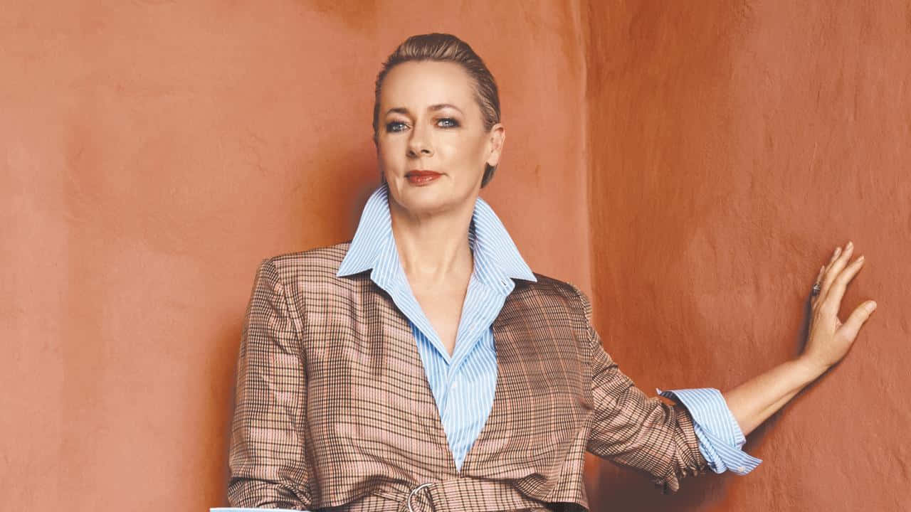 Amanda Keller, plaid blazer, striped shirt, HD Desktop Wallpaper