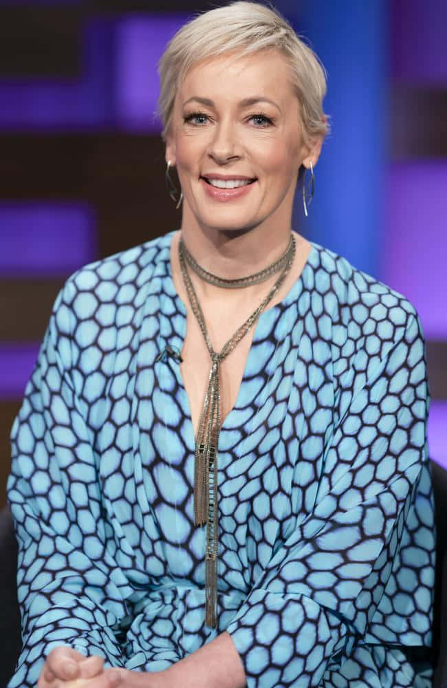 Amanda Keller, blue hexagonal patterned blouse, layered necklaces, SD Phone Wallpaper