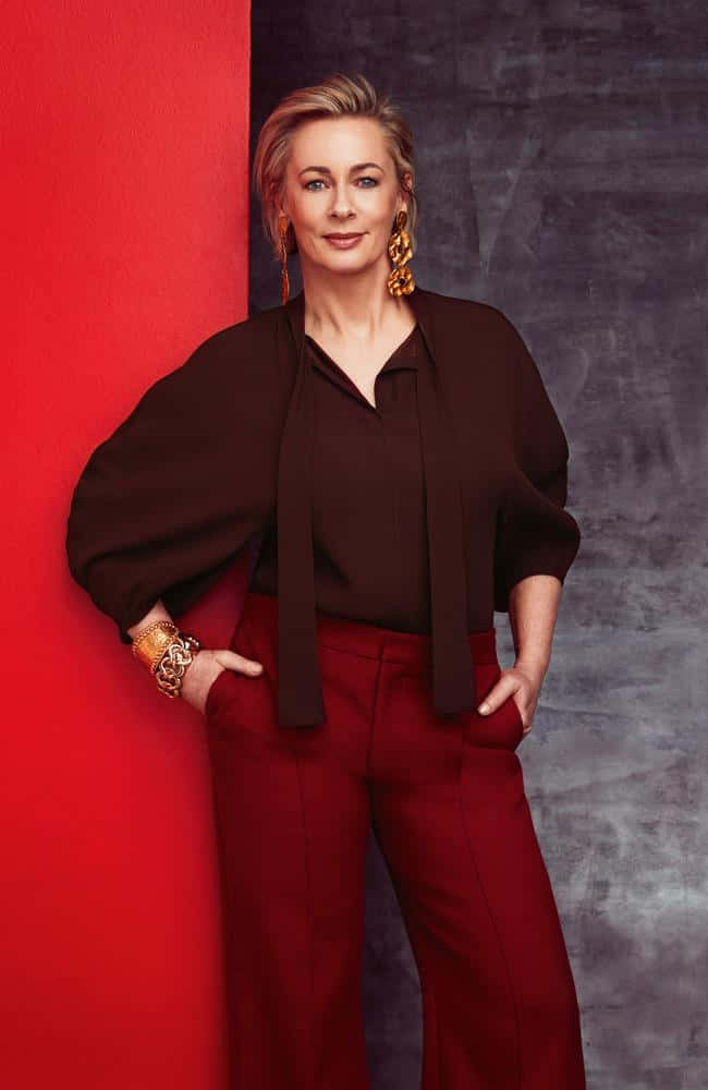 Amanda Keller, red pants, brown blouse, SD Phone Wallpaper