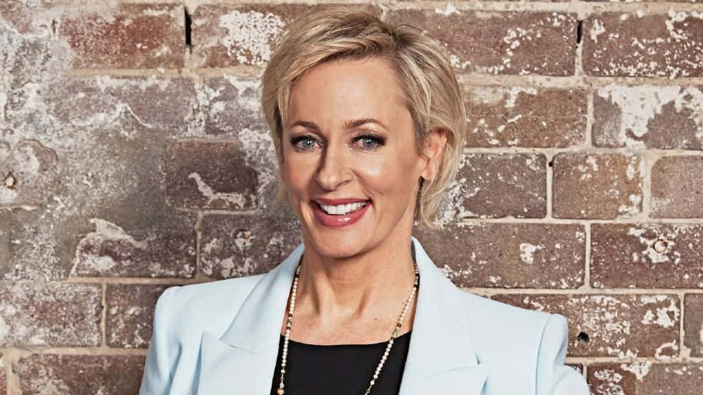 Amanda Keller, short blonde hair, light blue blazer, SD Desktop Wallpaper