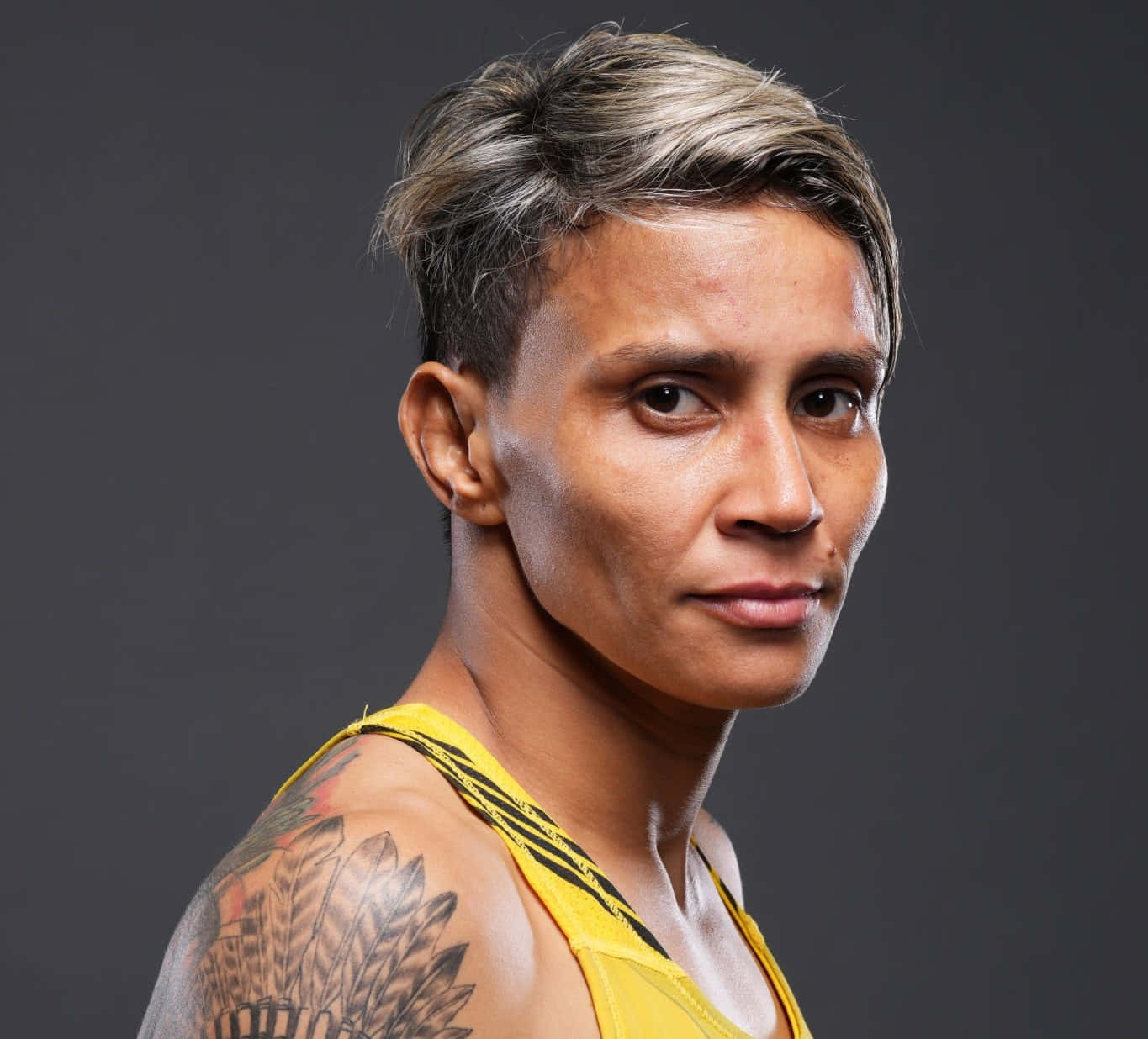 Amanda Lemos, short gray-streaked hair, feather tattoo, HD Desktop Wallpaper