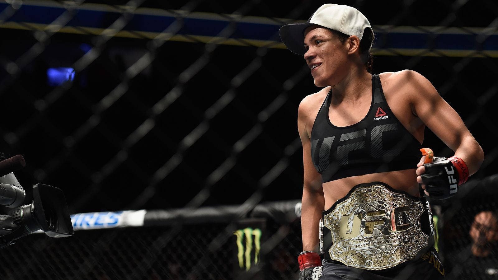 Amanda Nunes, championship belt, octagon, HD Desktop Wallpaper