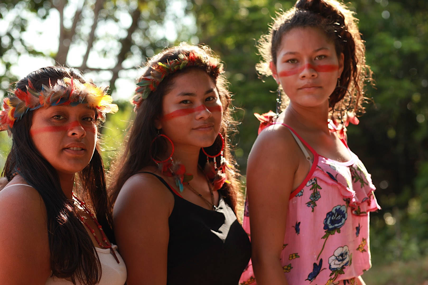 tribal amazonas ladies, Native Women of the Amazon Jungle, red face paint, HD Desktop Wallpaper