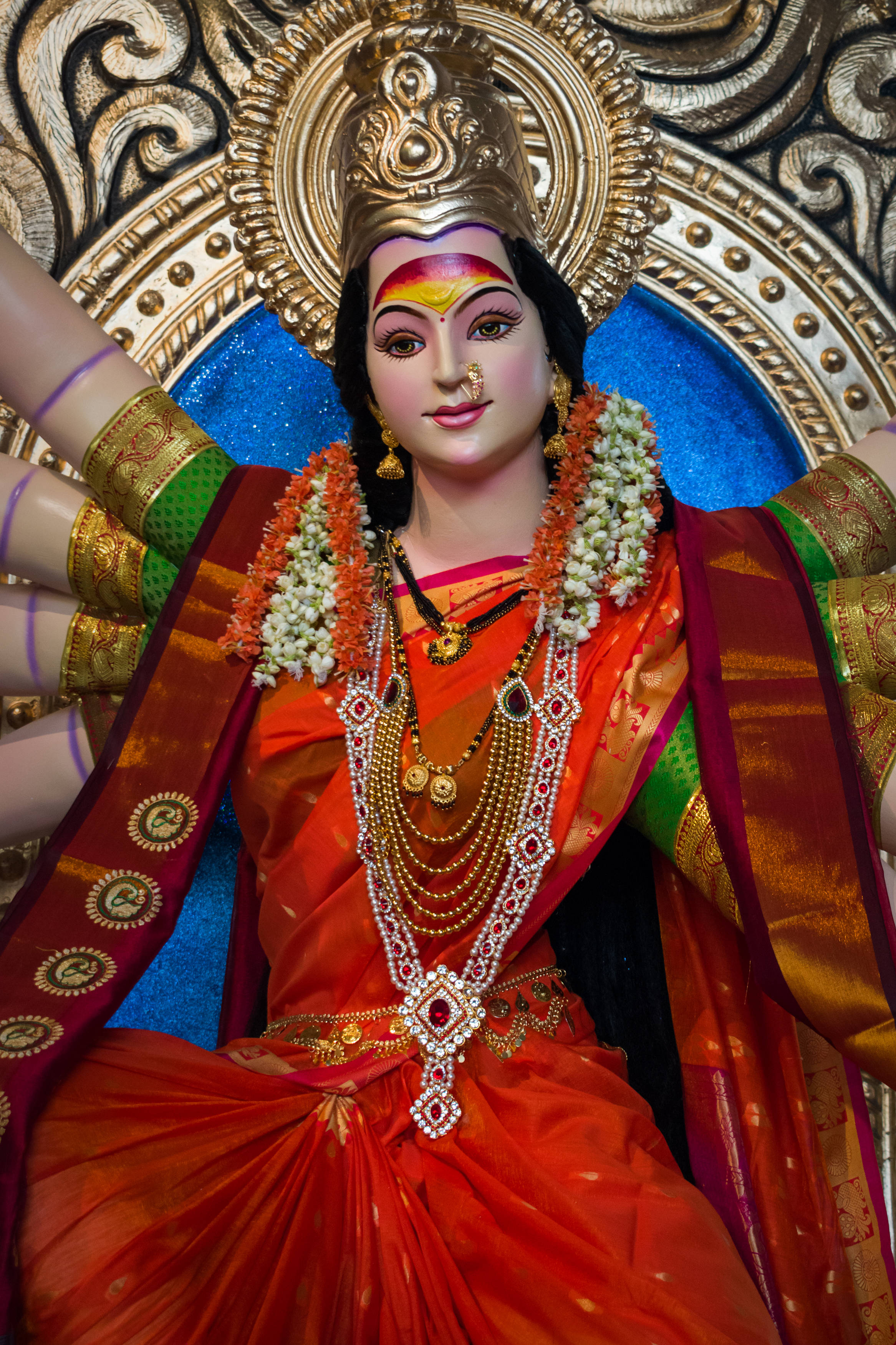 Ambe Maa, red silk sari, gold jewelry, 2K Phone Wallpaper