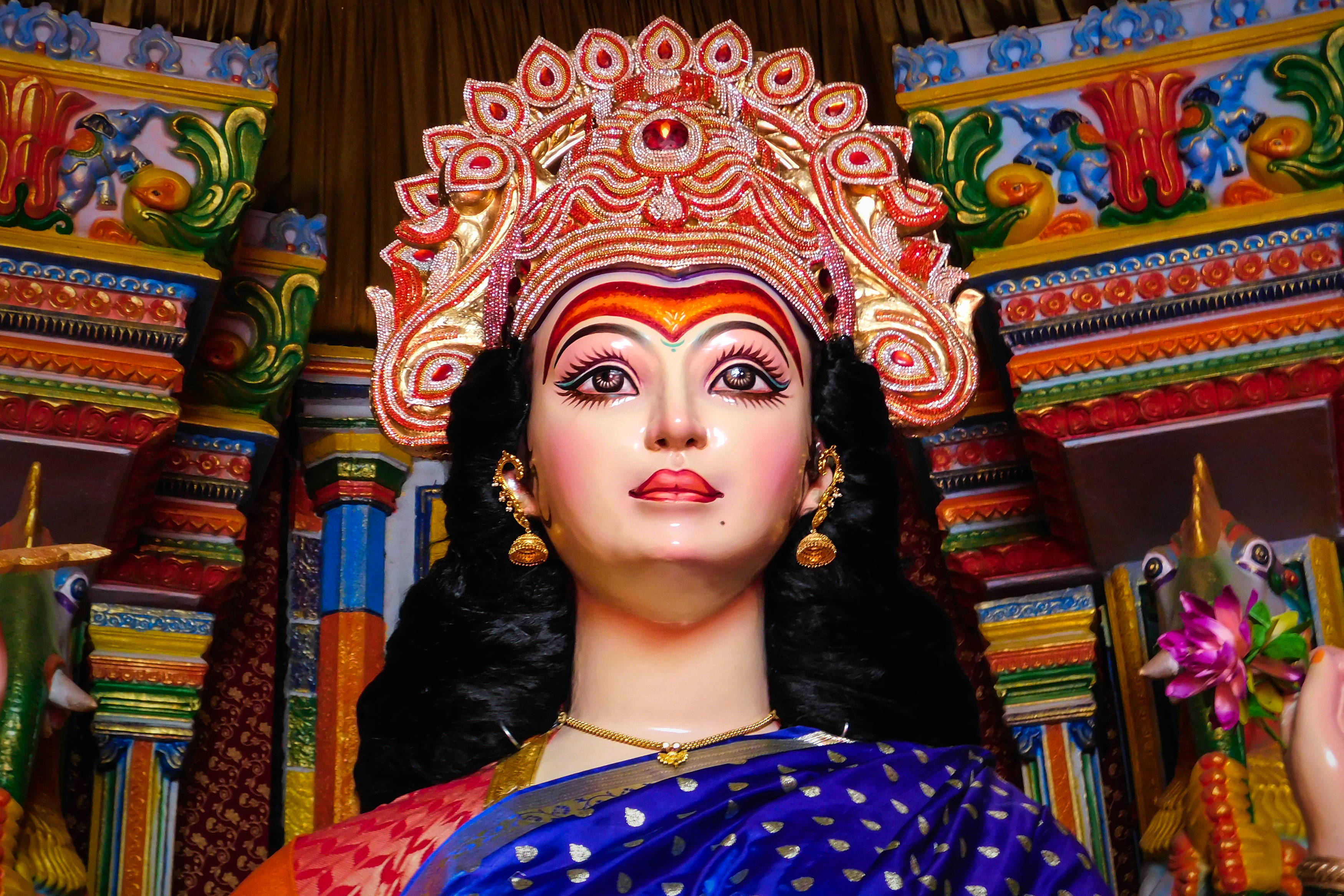 Ambe Maa, royal blue sash, red and gold crown, 2K Desktop Wallpaper