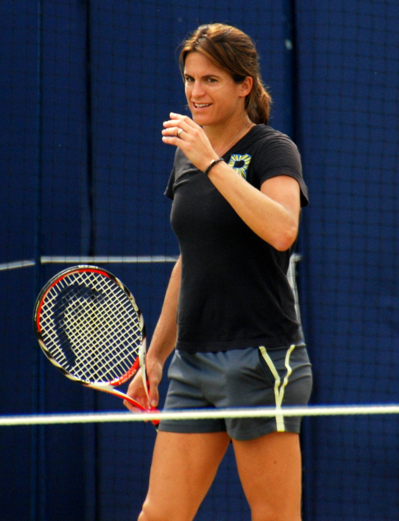Amélie Mauresmo, tennis racket, indoor court, HD Phone Wallpaper