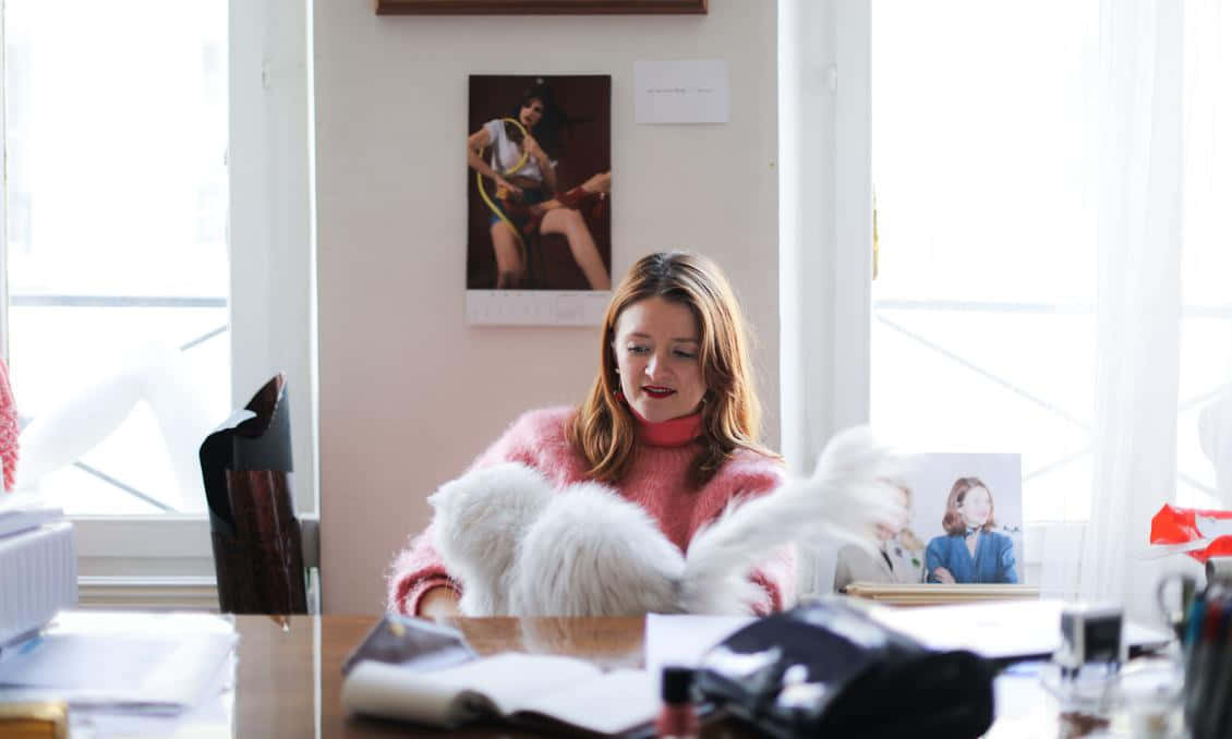 Amélie Pichard, pink sweater, wooden desk, SD Desktop Wallpaper