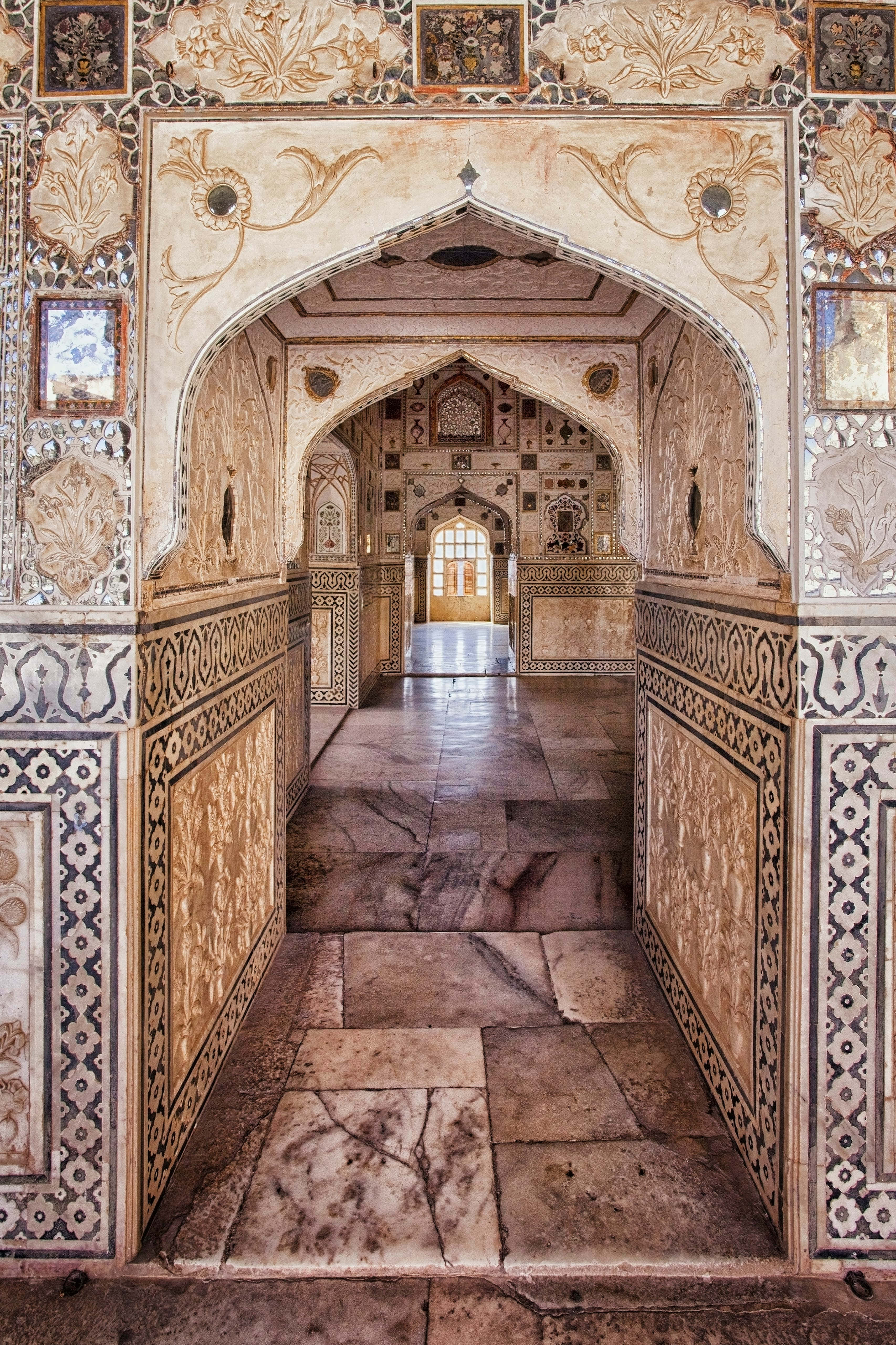 Amer Fort, marble inlays, repeating arches, 5K Phone Wallpaper