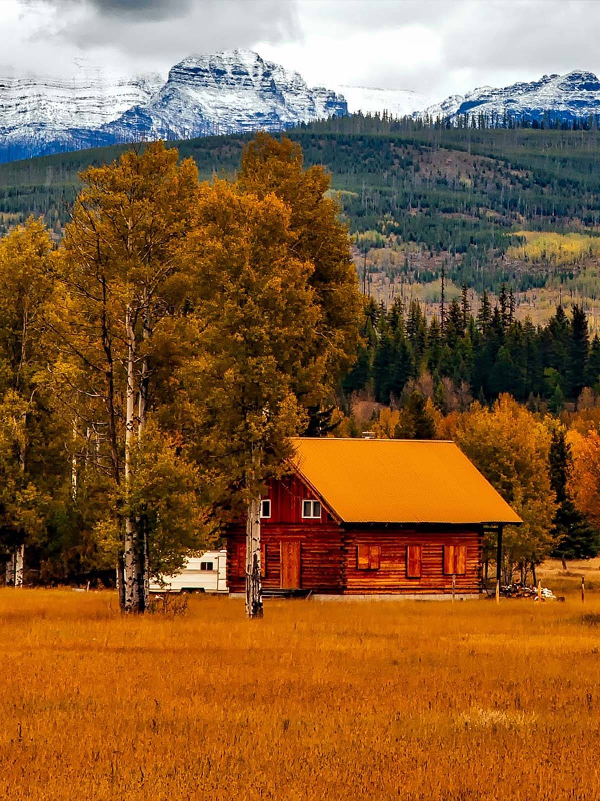 Country iPhone, rustic wooden cabin, orange roof, HD Phone Wallpaper