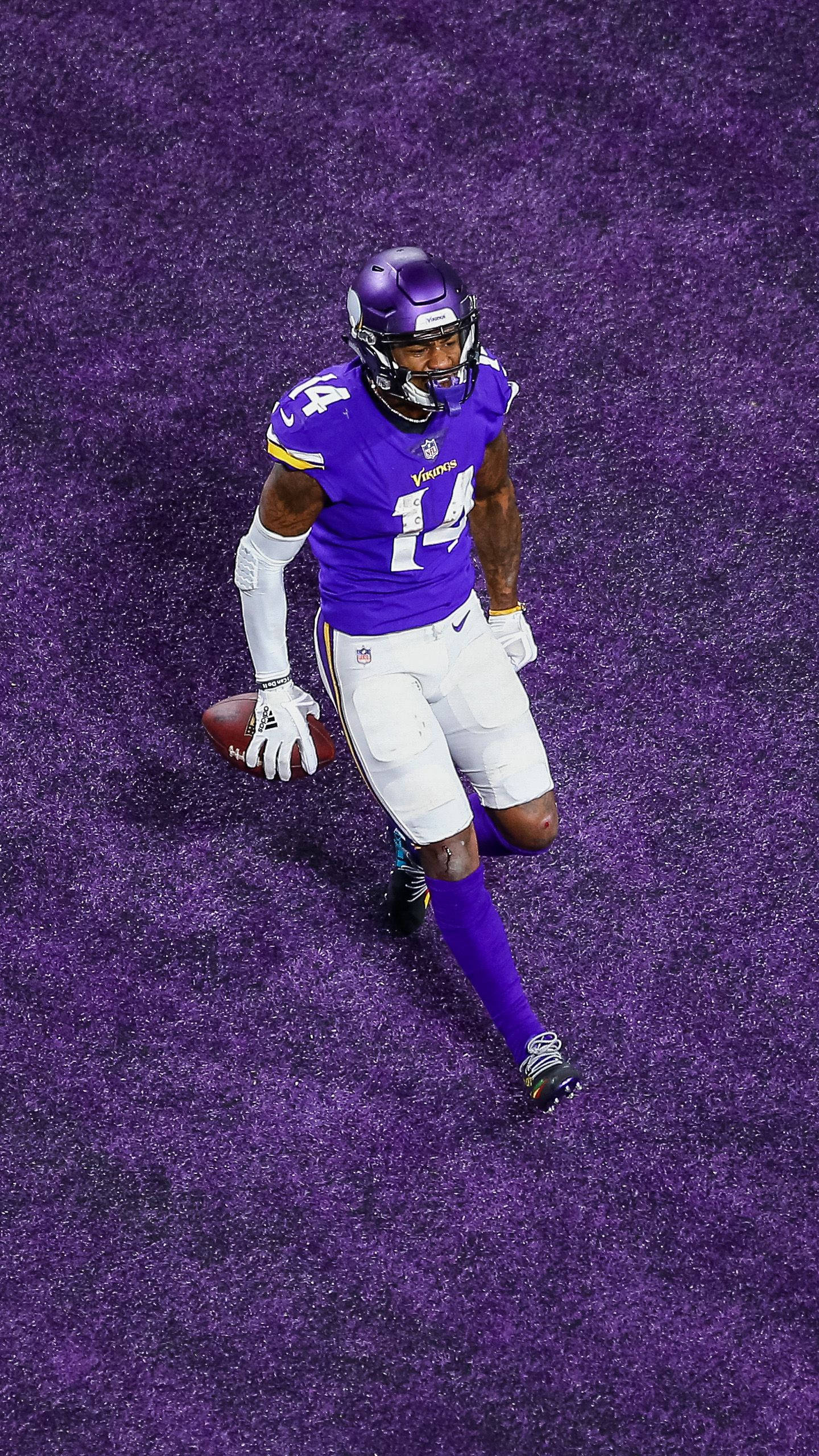 football player, purple and white uniform, vibrant purple turf, 2K Phone Wallpaper