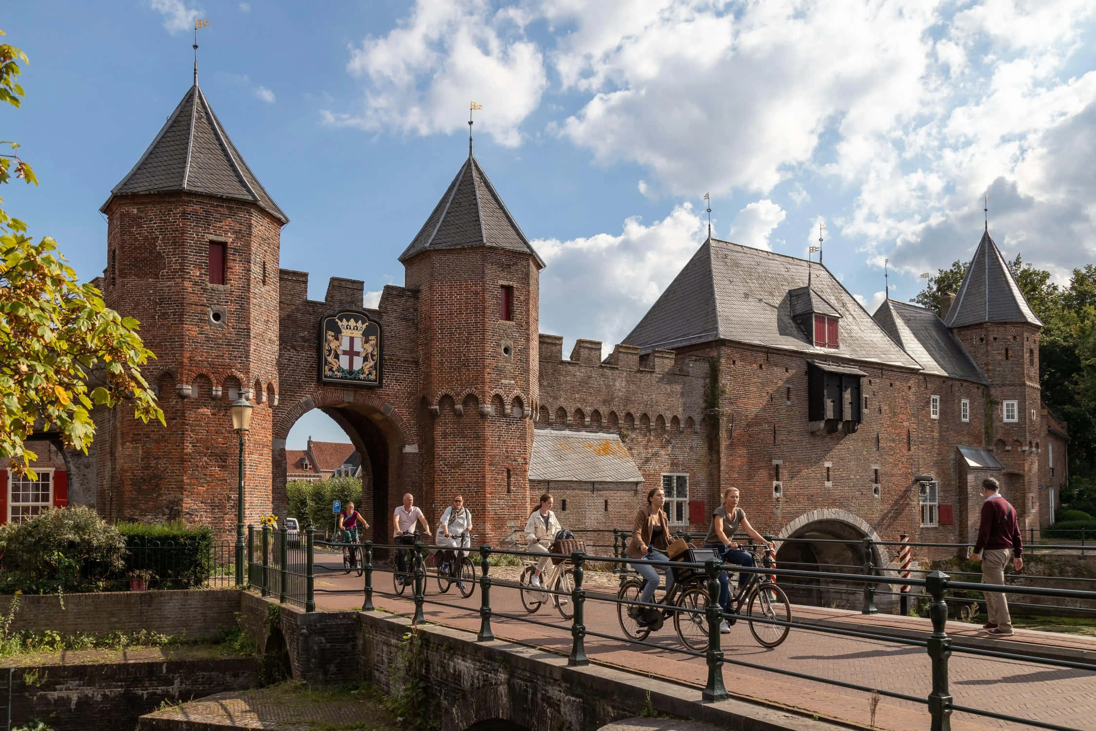 Amersfoort, medieval koppelpoort gate, stone bridge, Full HD Desktop Wallpaper