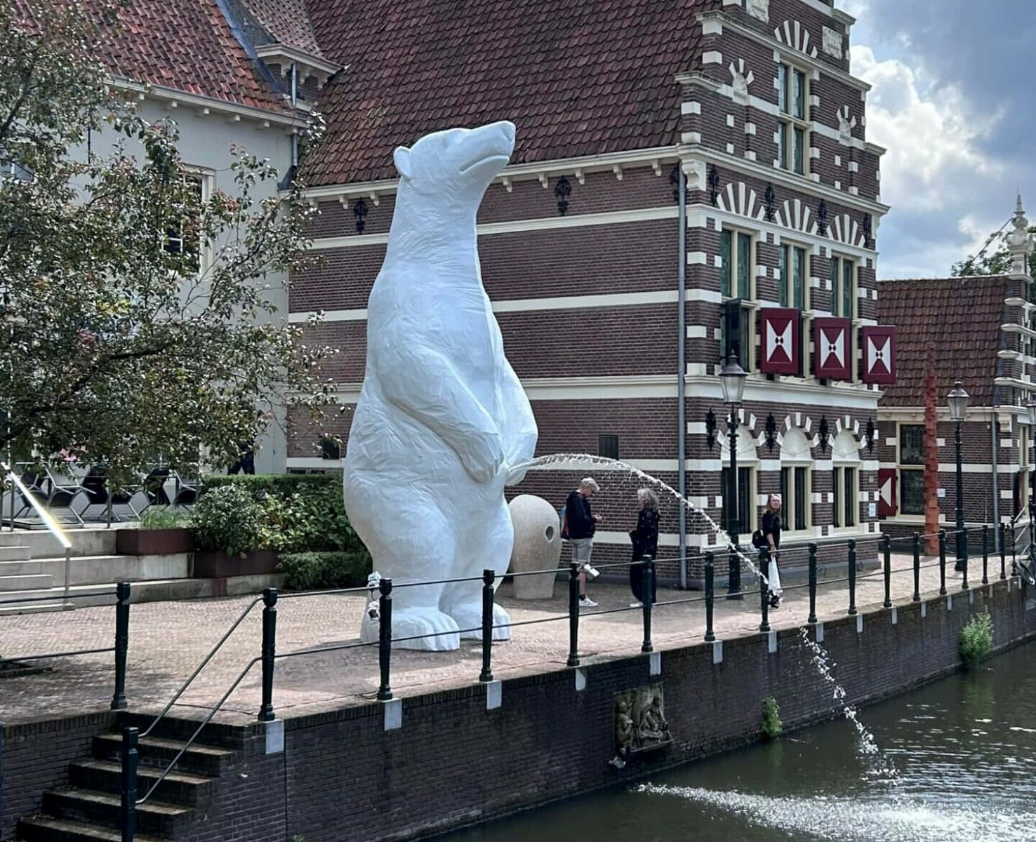 Amersfoort, giant polar bear sculpture, white polar bear, HD Desktop Wallpaper