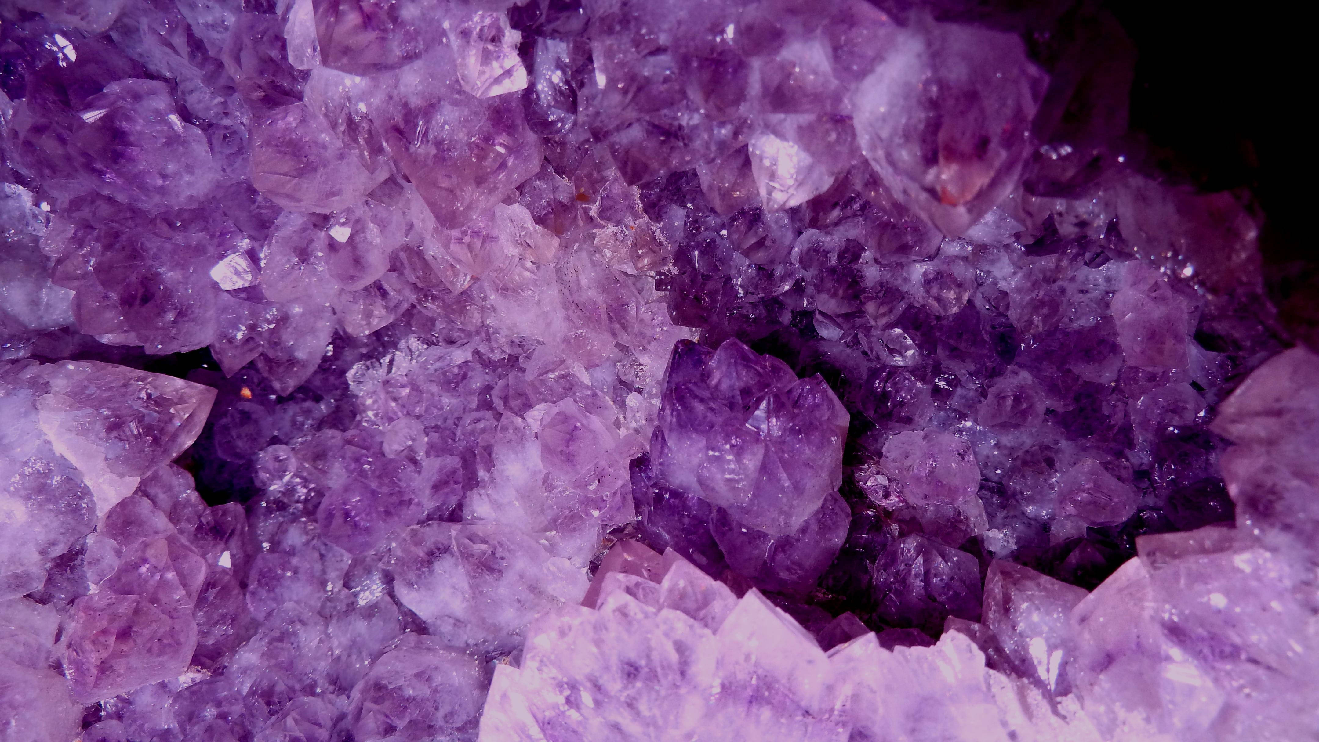 purple amethyst clusters, amethyst crystals, violet hues, 4K Desktop Wallpaper