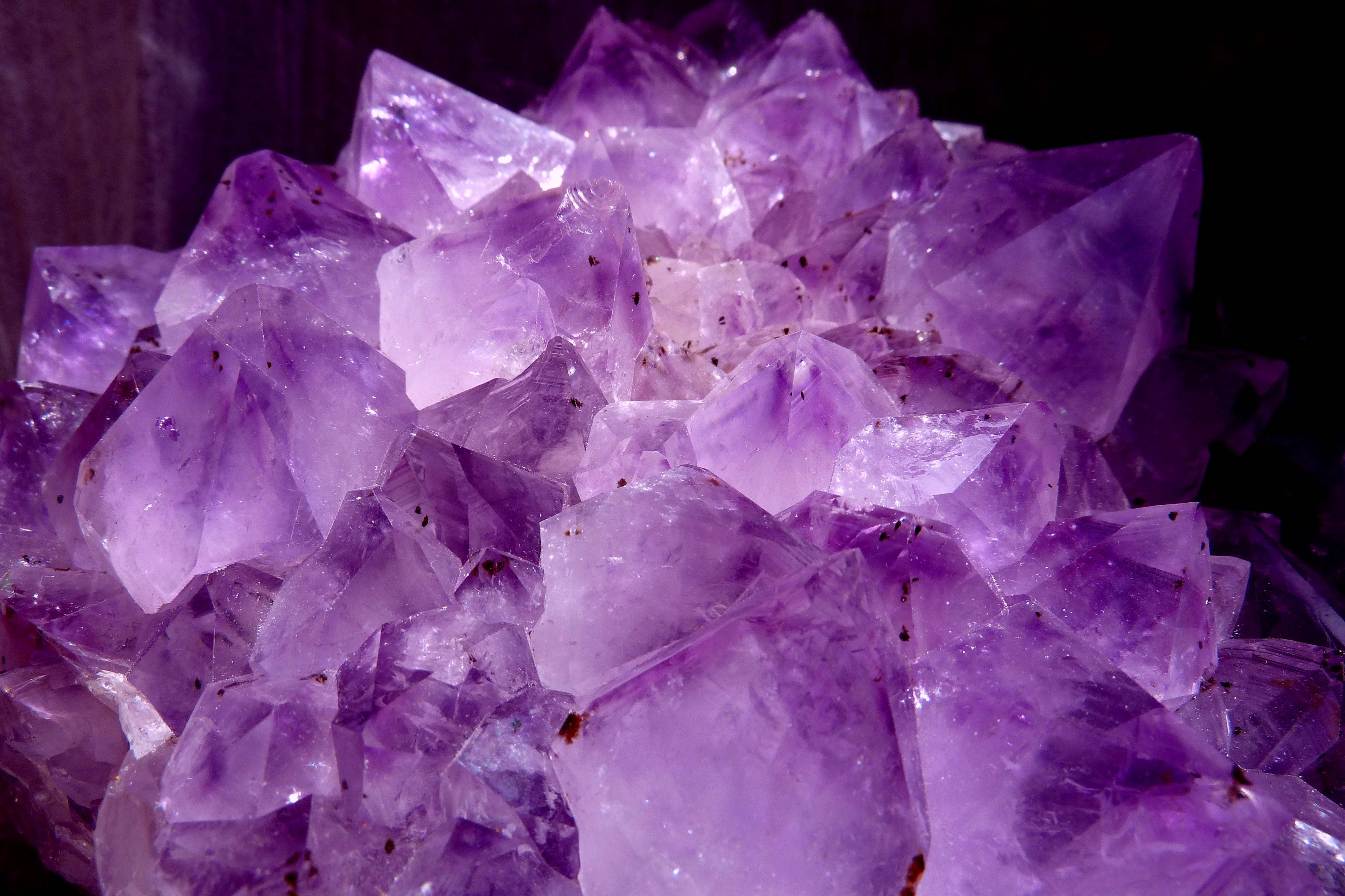 speckled amethyst shards, purple amethyst crystals, glowing, 4K Desktop Wallpaper