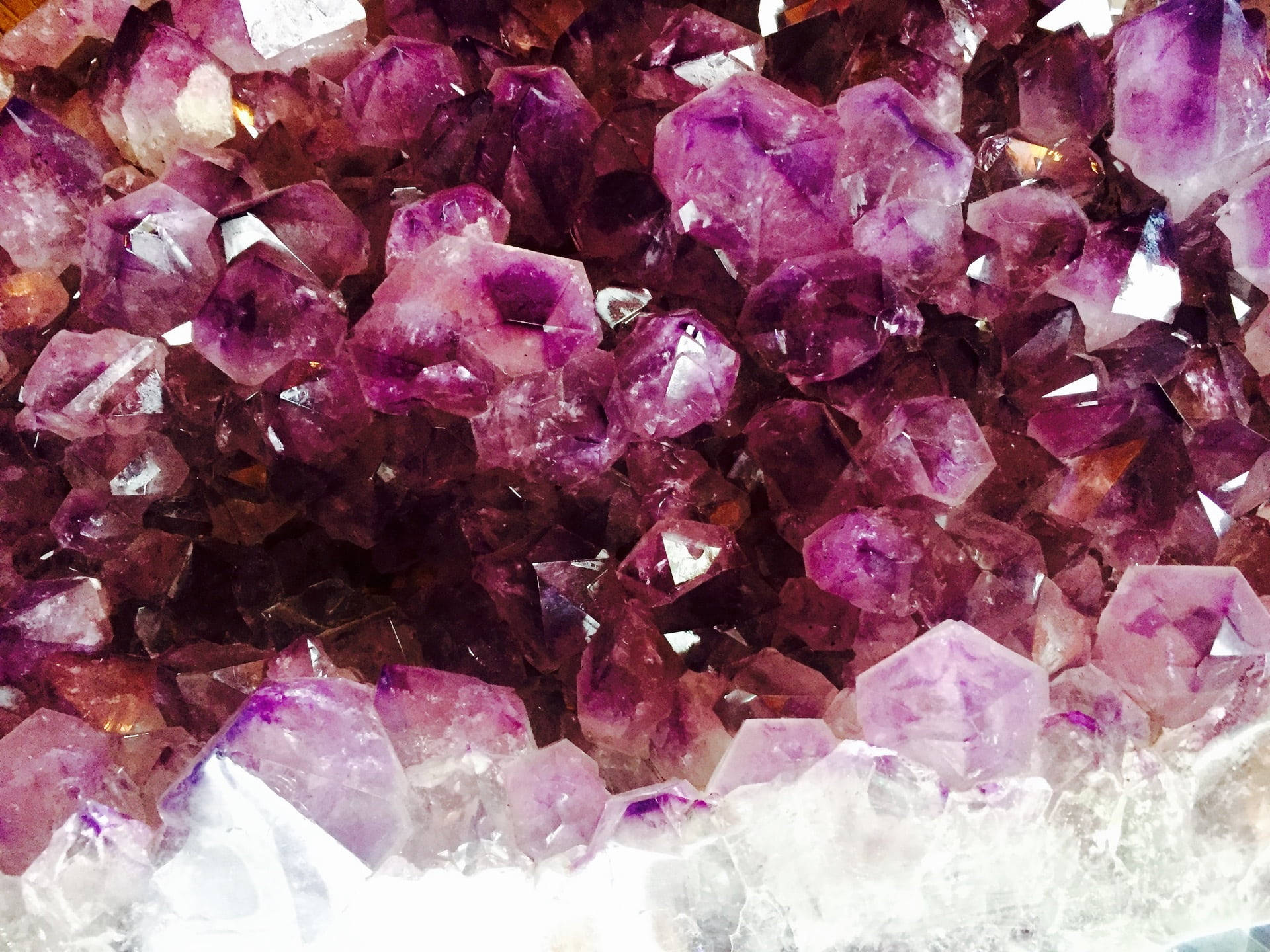 pink amethyst crystals, sparkling purple amethyst crystals, sharp facets, Full HD Desktop Wallpaper