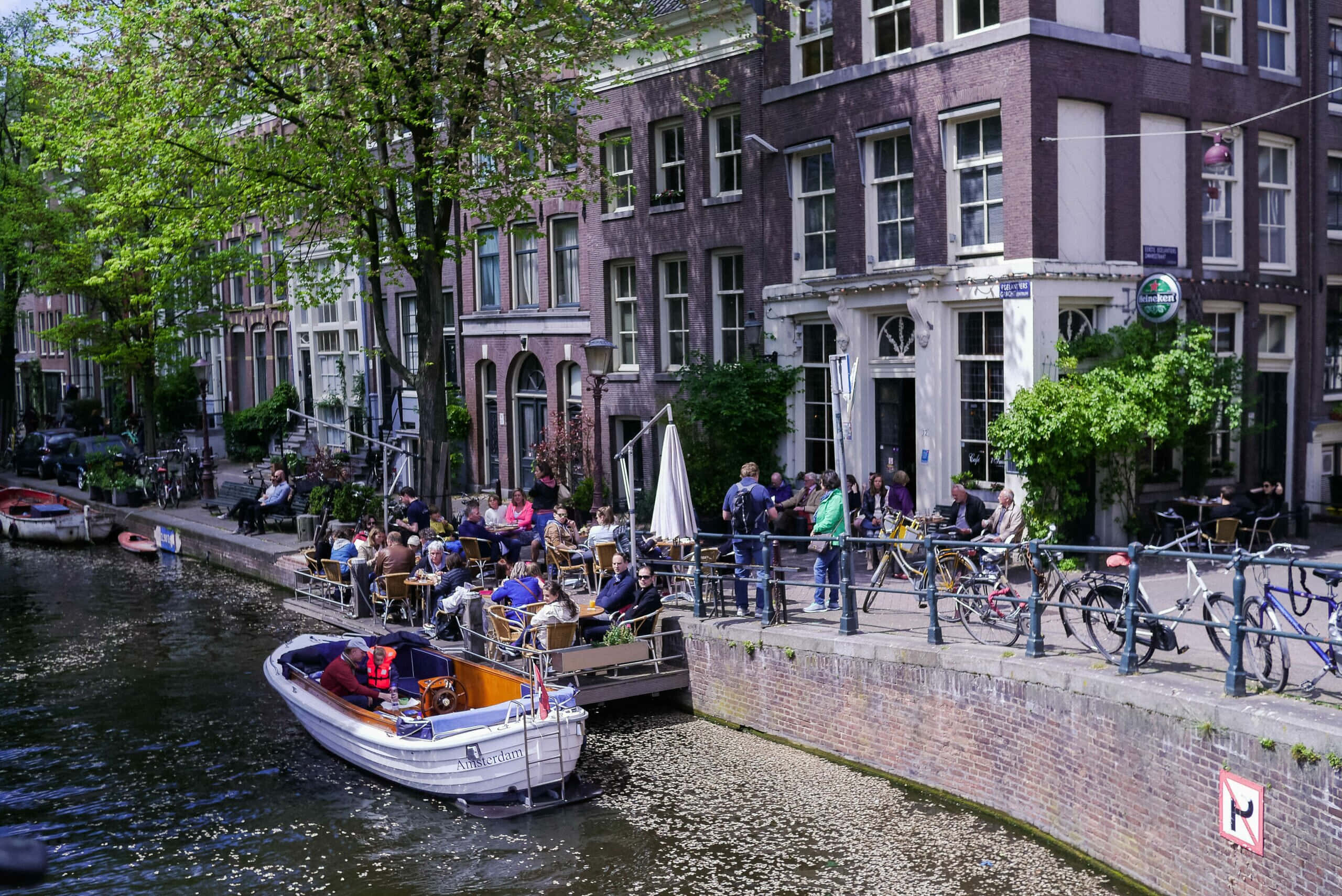 Amsterdam, Spring, canal scene, 2K Desktop Wallpaper