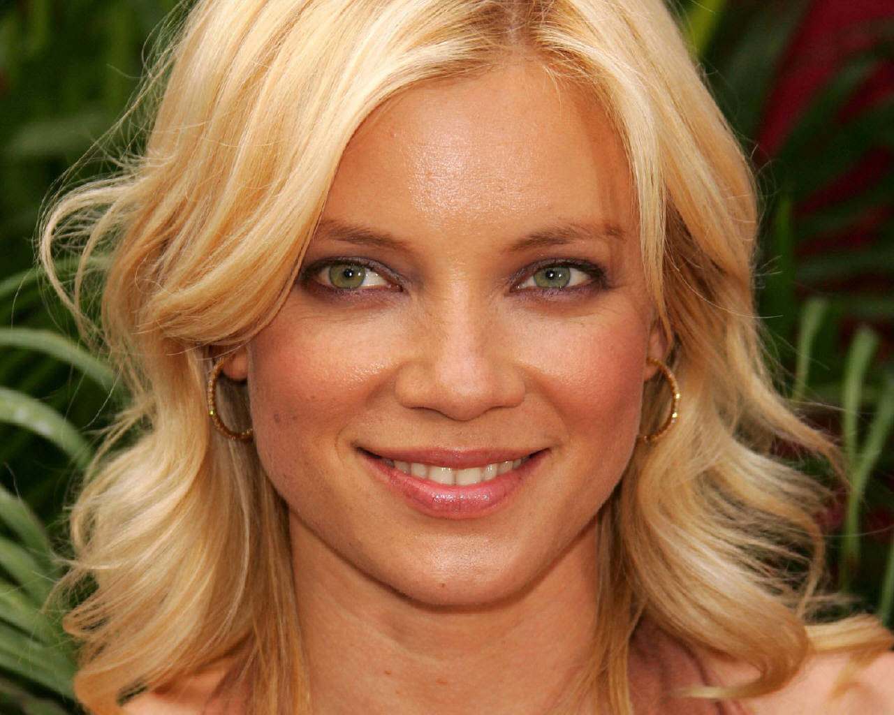 Amy Smart, blonde woman, green eyes, HD Desktop Wallpaper