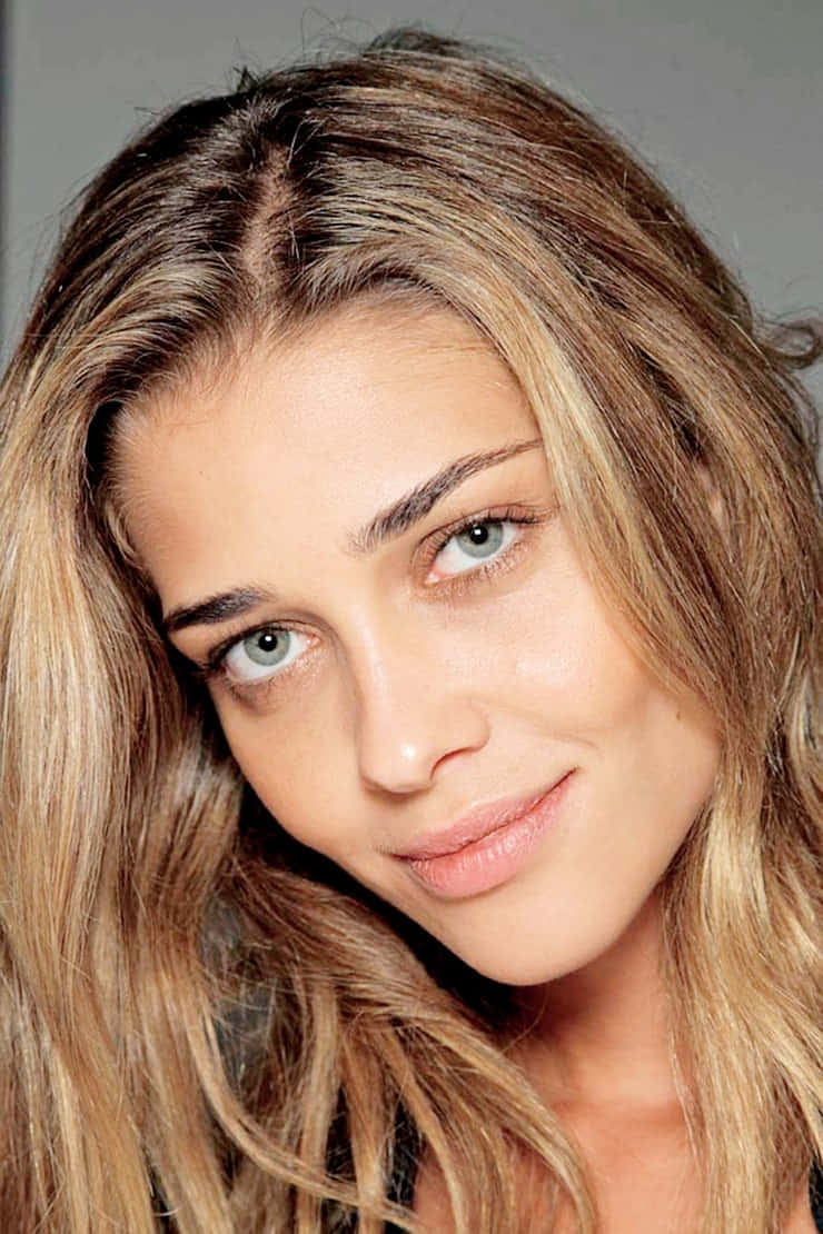 Ana Beatriz Barros, long blonde hair, striking green eyes, SD Phone Wallpaper