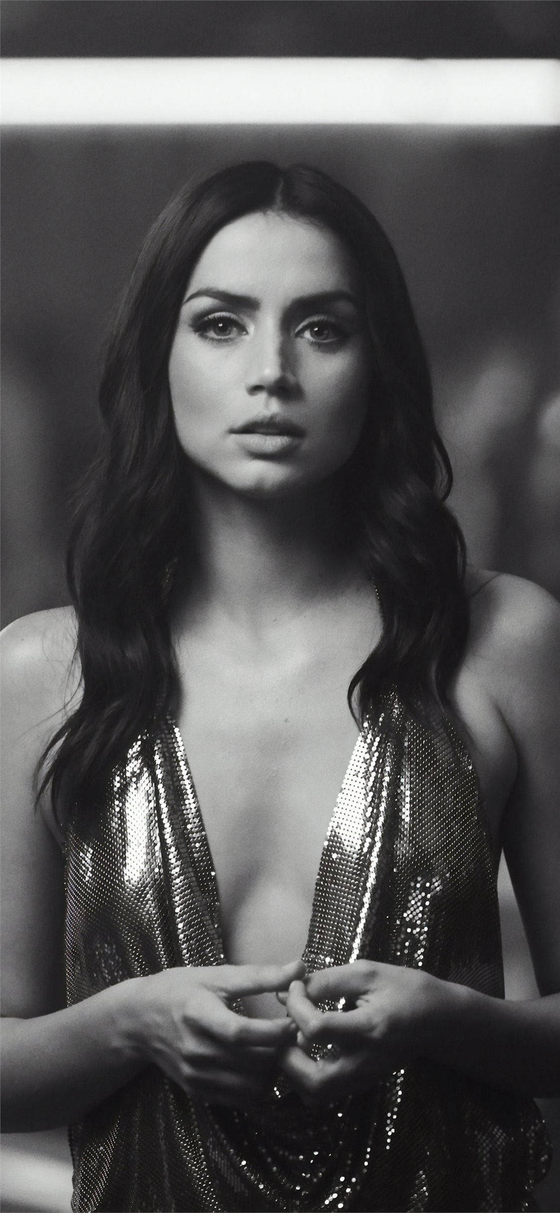 Ana De Armas, black and white portrait, shimmering dress, Full HD Phone Wallpaper