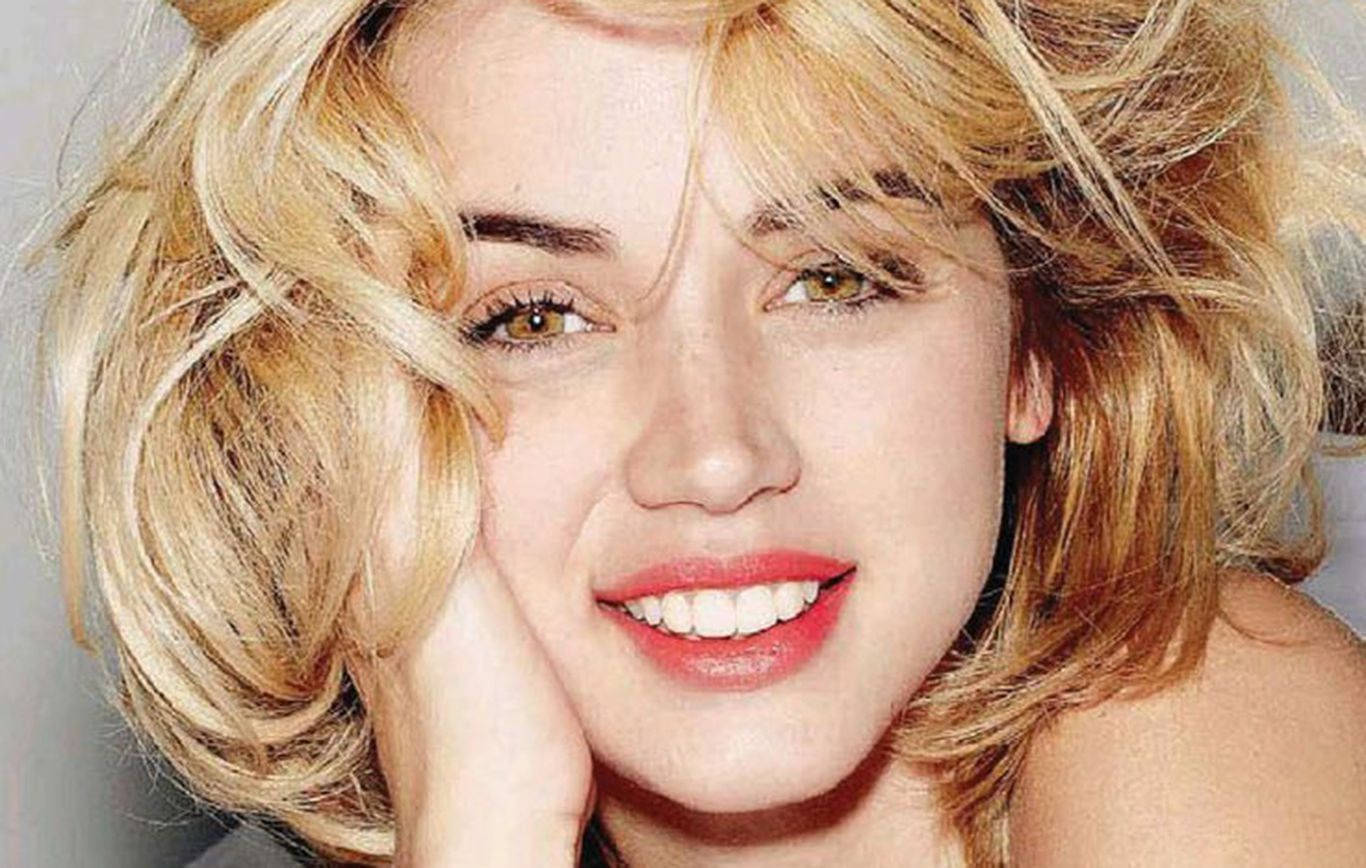Ana De Armas, blonde woman, red lipstick, HD Desktop Wallpaper