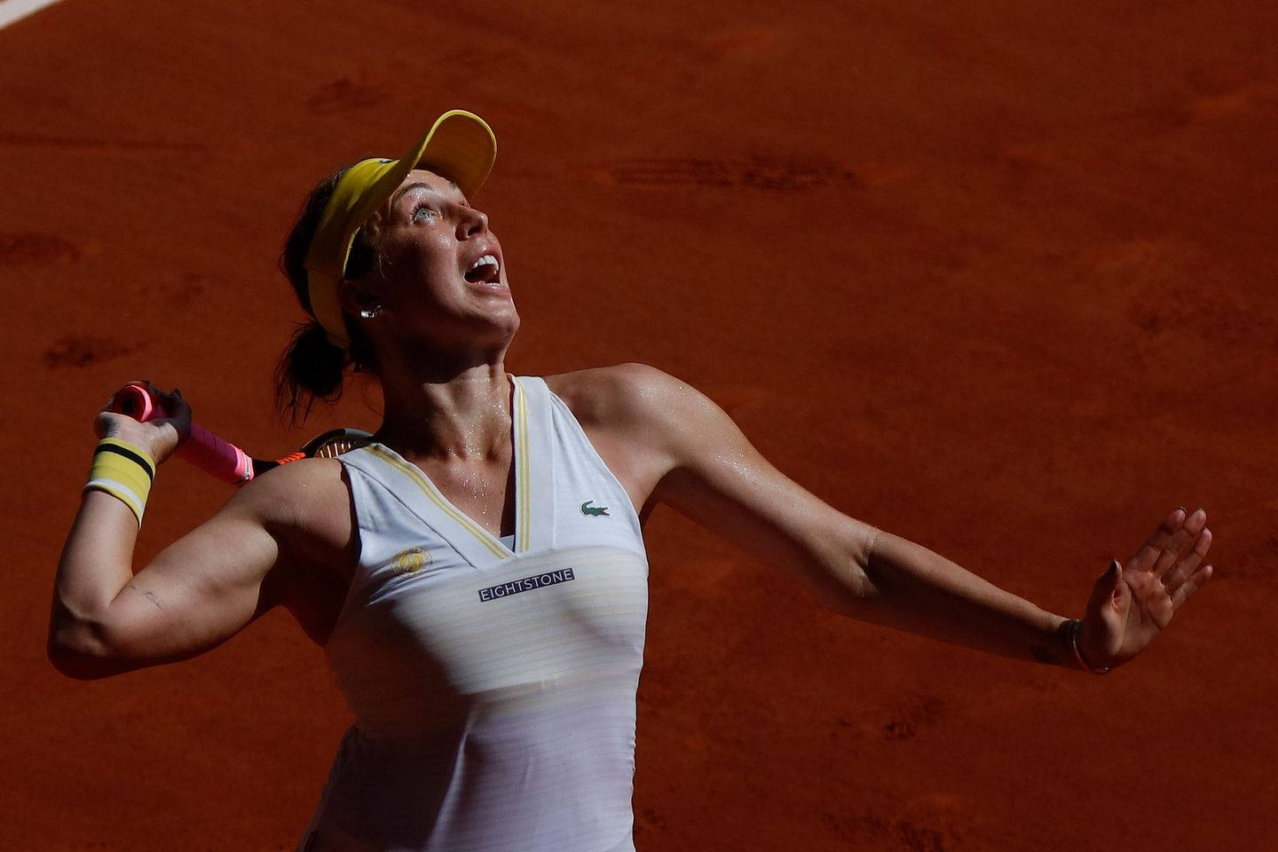 Anastasia Pavlyuchenkova, white and yellow gear, red clay court, HD Desktop Wallpaper