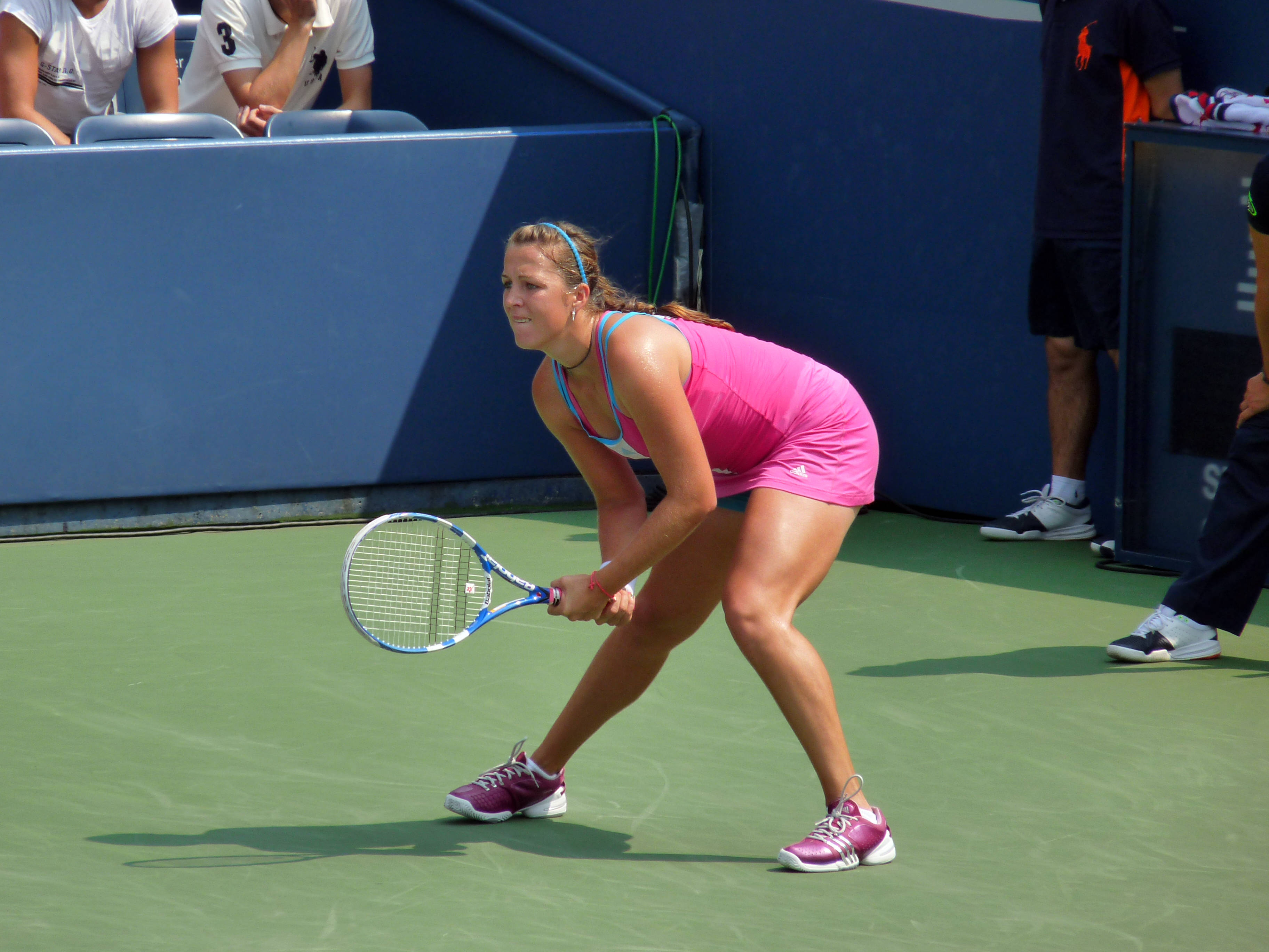 Anastasia Pavlyuchenkova, bright pink outfit, green court, 2K Desktop Wallpaper