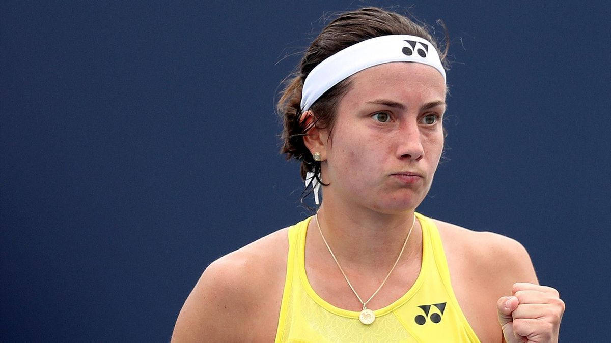 Anastasija Sevastova, yellow top, white headband, SD Desktop Wallpaper