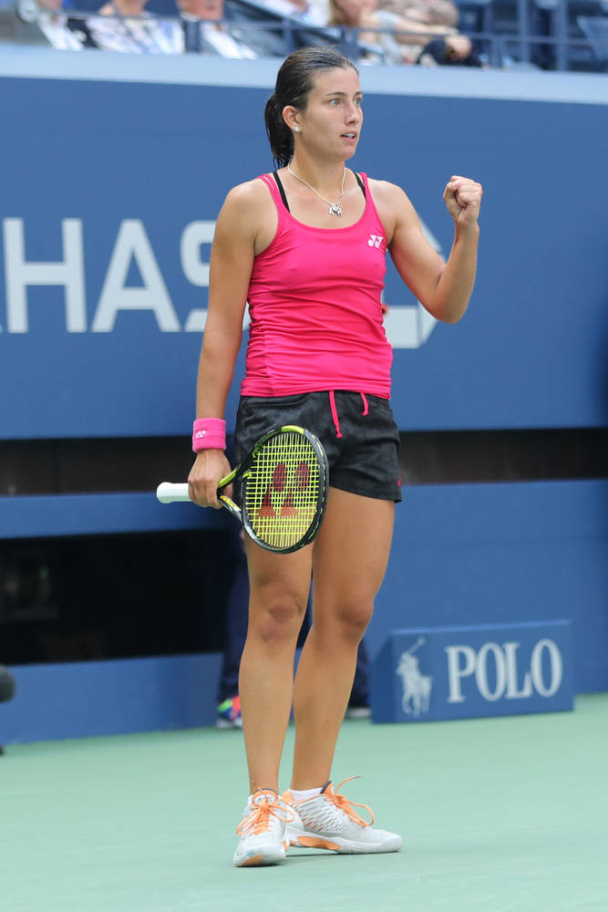 Anastasija Sevastova, pink top, green court, SD Phone Wallpaper