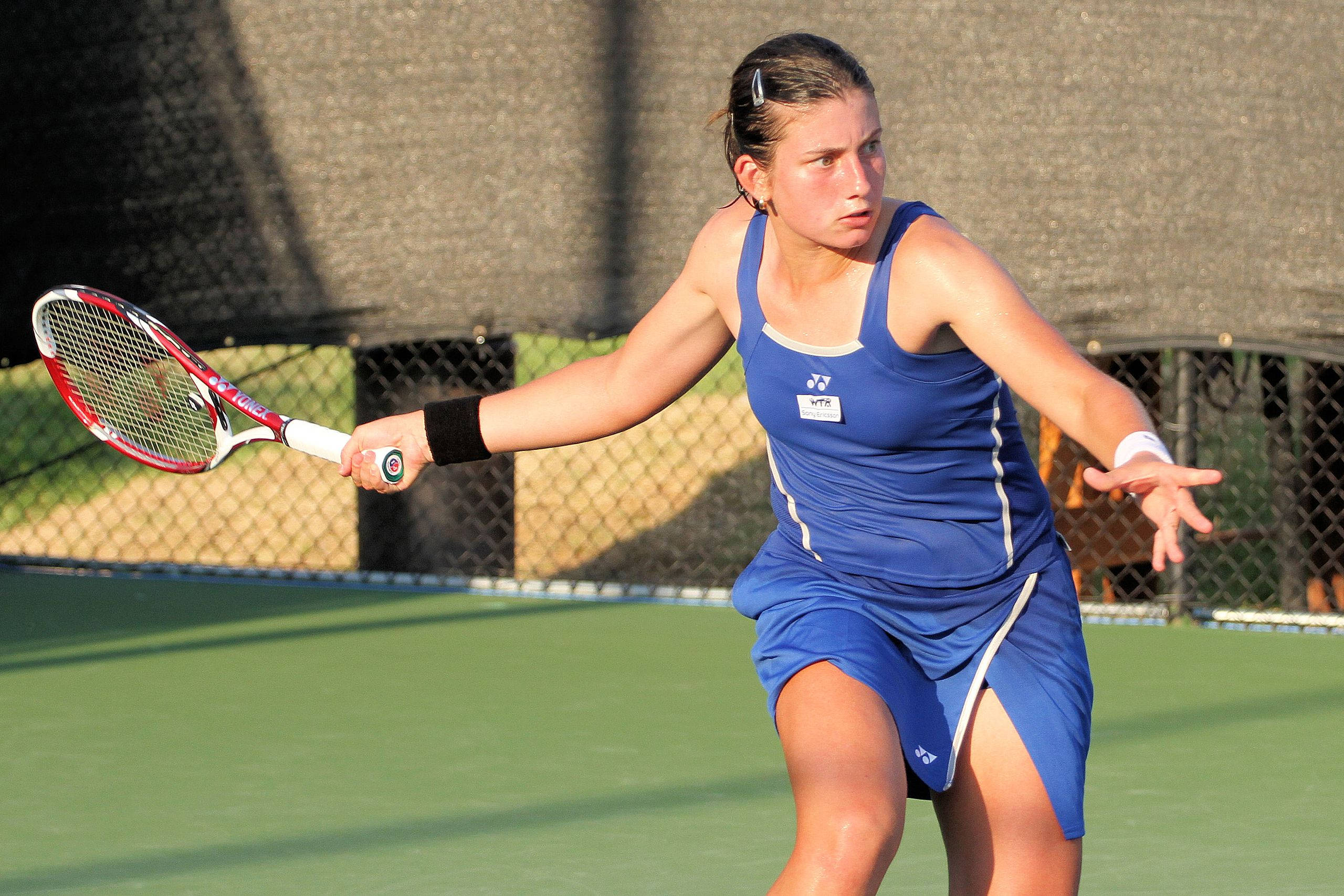 Anastasija Sevastova, blue athletic gear, green court, 2K Desktop Wallpaper