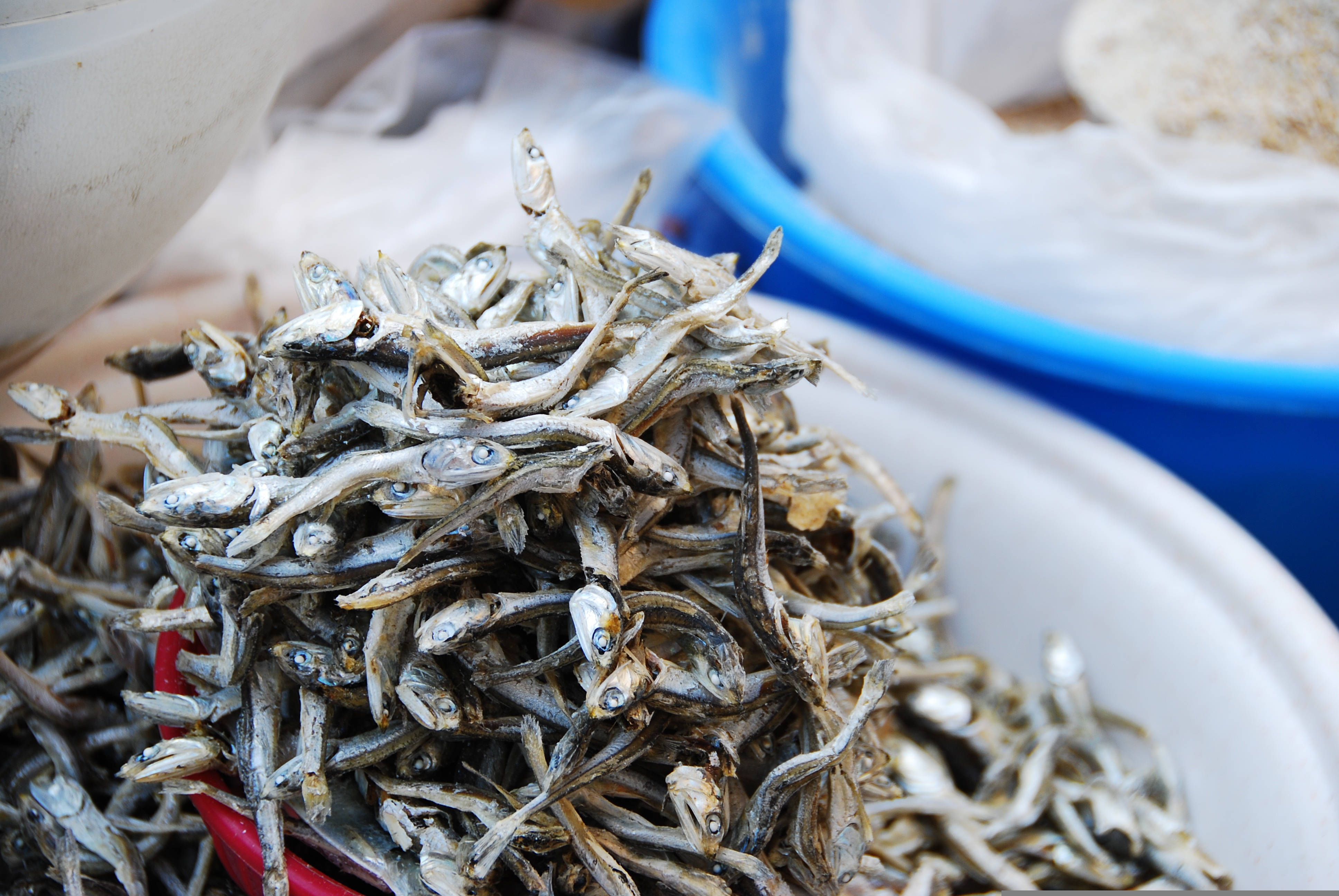 dried anchovies, salt, market bowl, 4K Desktop Wallpaper