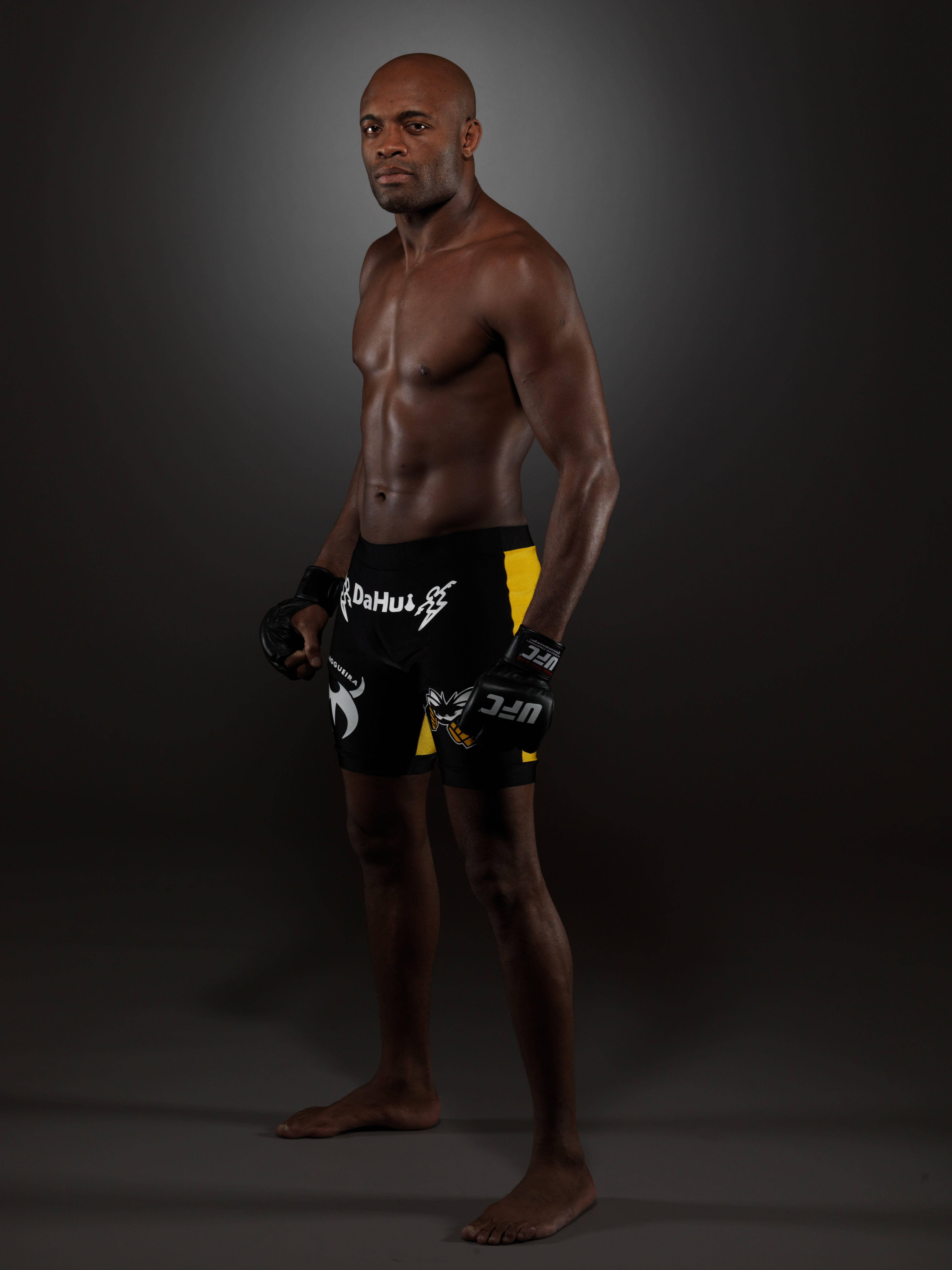 Anderson Silva, black UFC shorts, gloves, 5K Phone Wallpaper