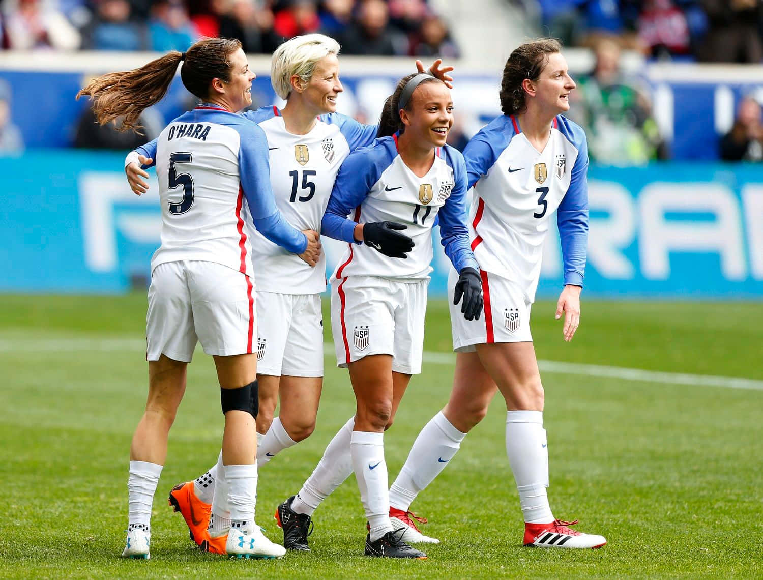 Andi Sullivan, US women's soccer players, vibrant green field, HD Desktop Wallpaper