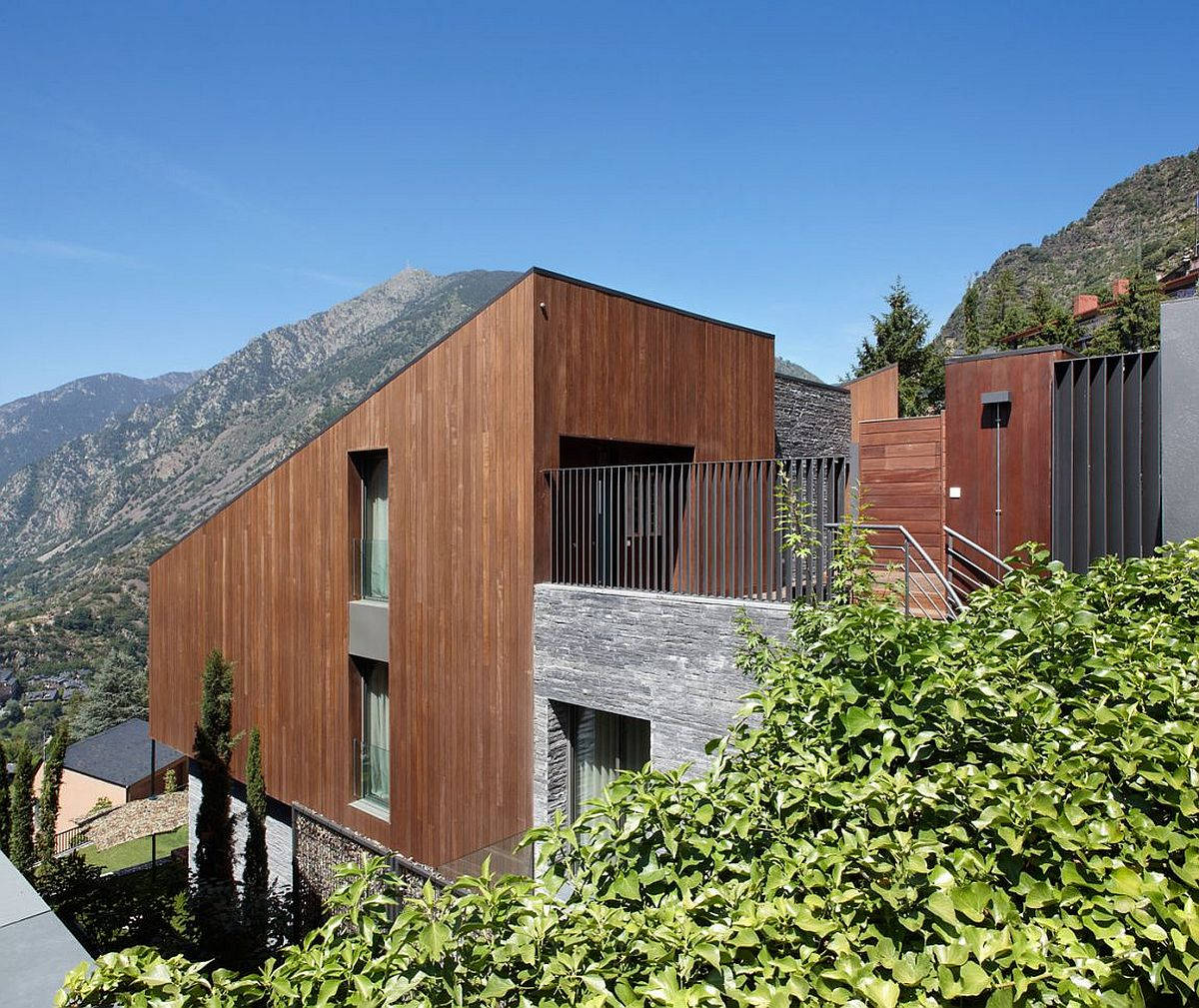 Simple House Andorra, modern wooden house, stone accents, SD Desktop Wallpaper