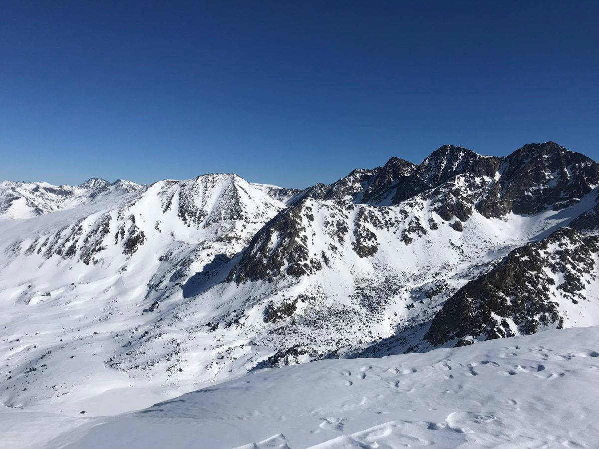 Snowy Mountain Andorra, snow-capped mountain peaks, clear blue sky, SD Desktop Wallpaper