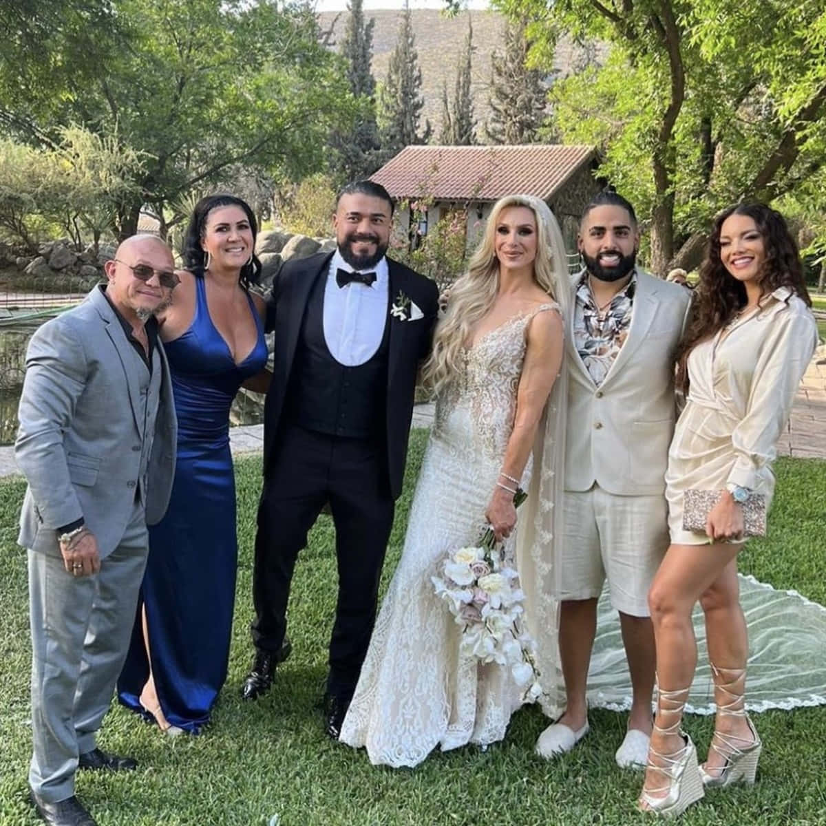Andrade El Idolo, wedding, grass, SD Desktop Wallpaper