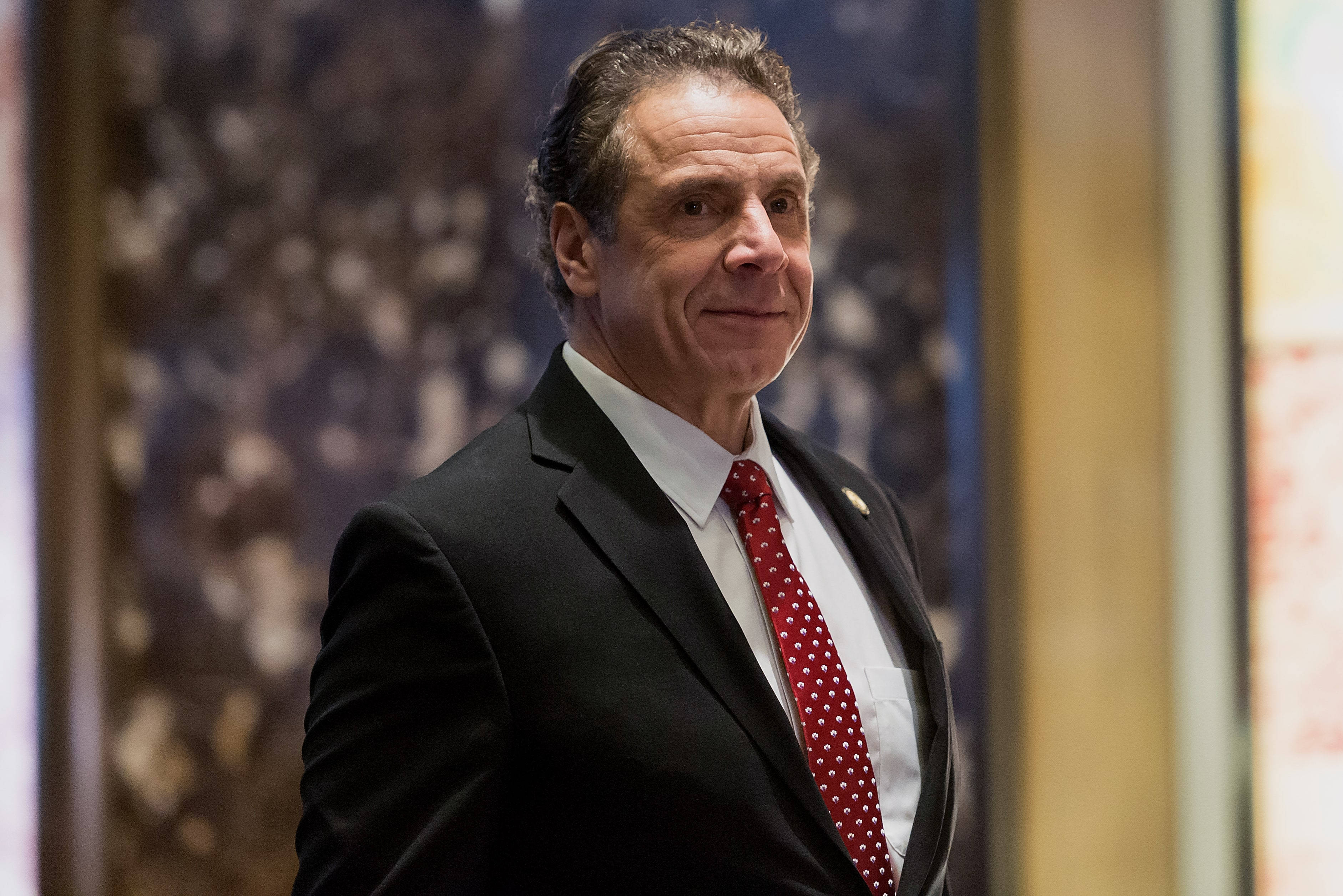 Andrew Cuomo, black suit, red polka dot tie, 2K Desktop Wallpaper