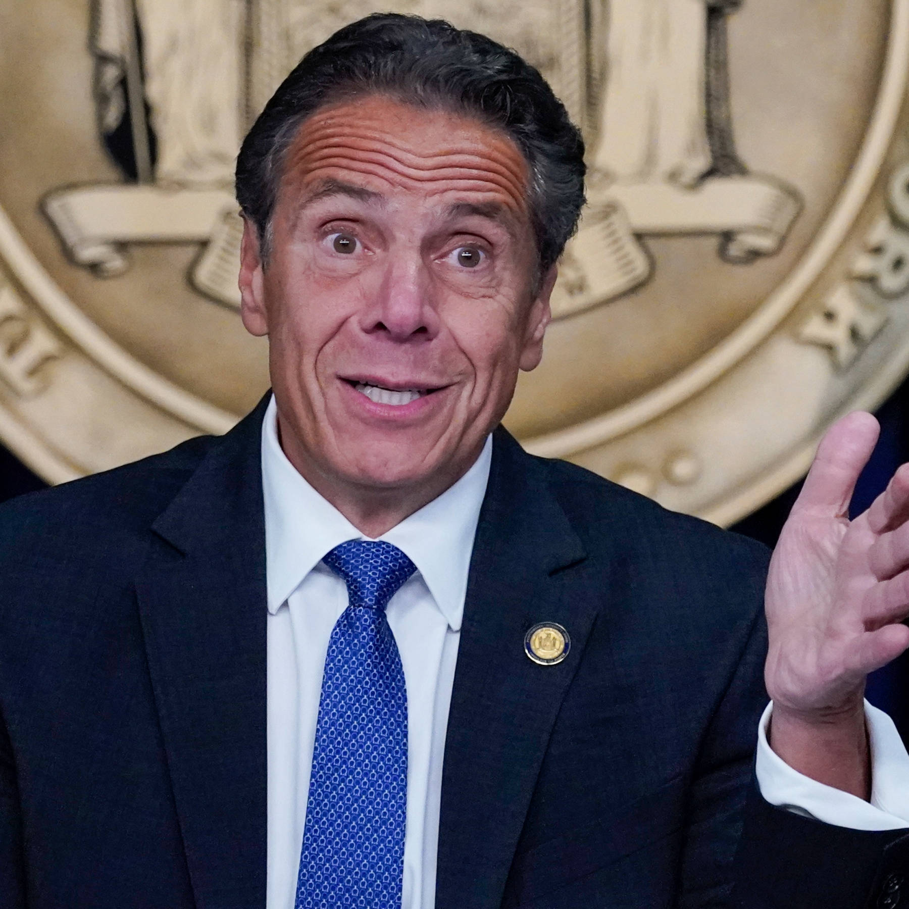 Andrew Cuomo, golden state seal, dark suit, HD Desktop Wallpaper