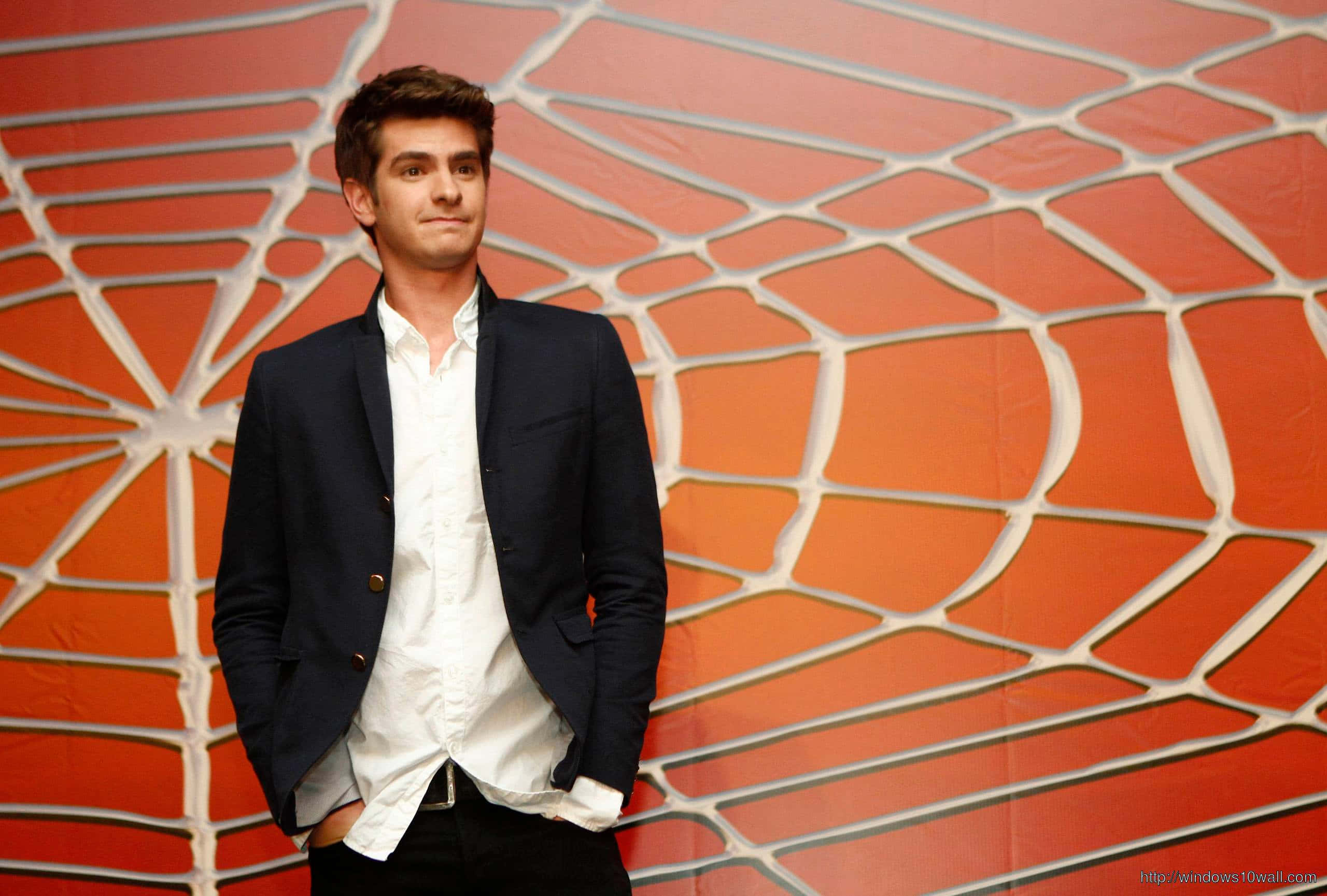 Andrew Garfield Spider Man, dark blazer, white shirt, 2K Desktop Wallpaper