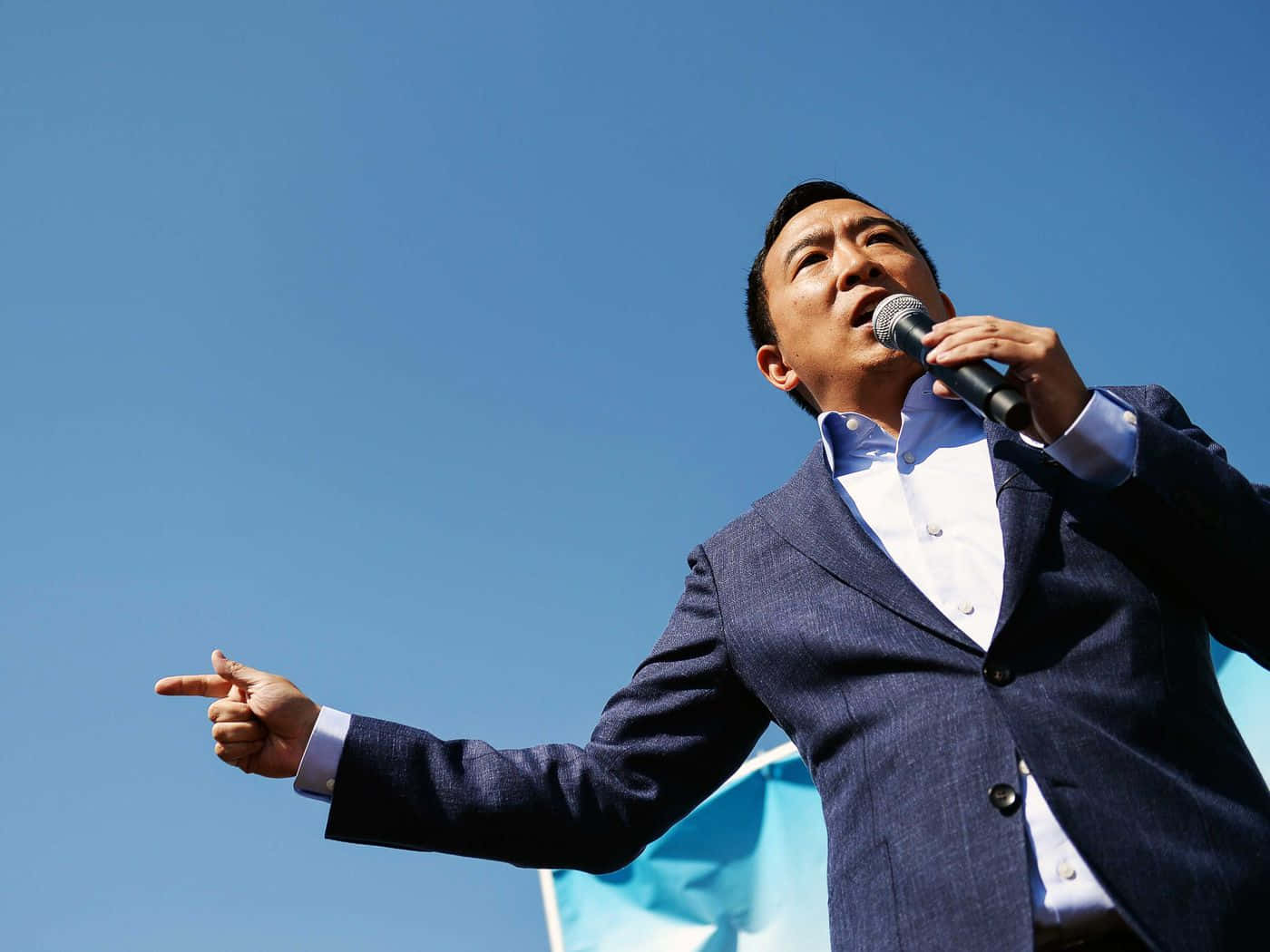 Andrew Yang, blue suit, microphone, HD Desktop Wallpaper