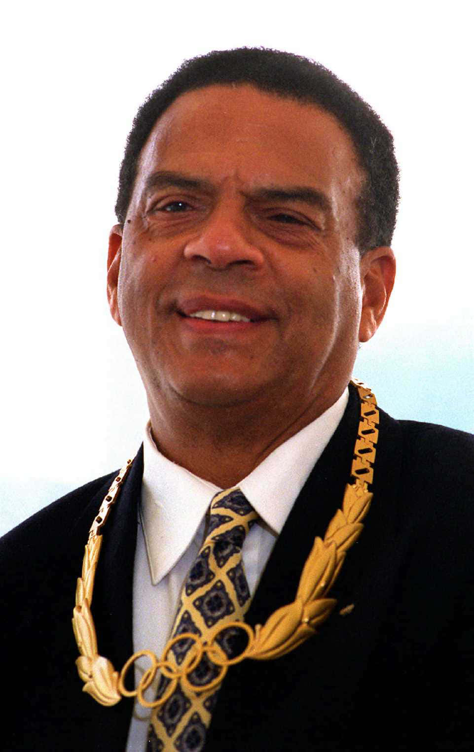 Andrew Young, golden Olympic chain, dark suit, HD Phone Wallpaper